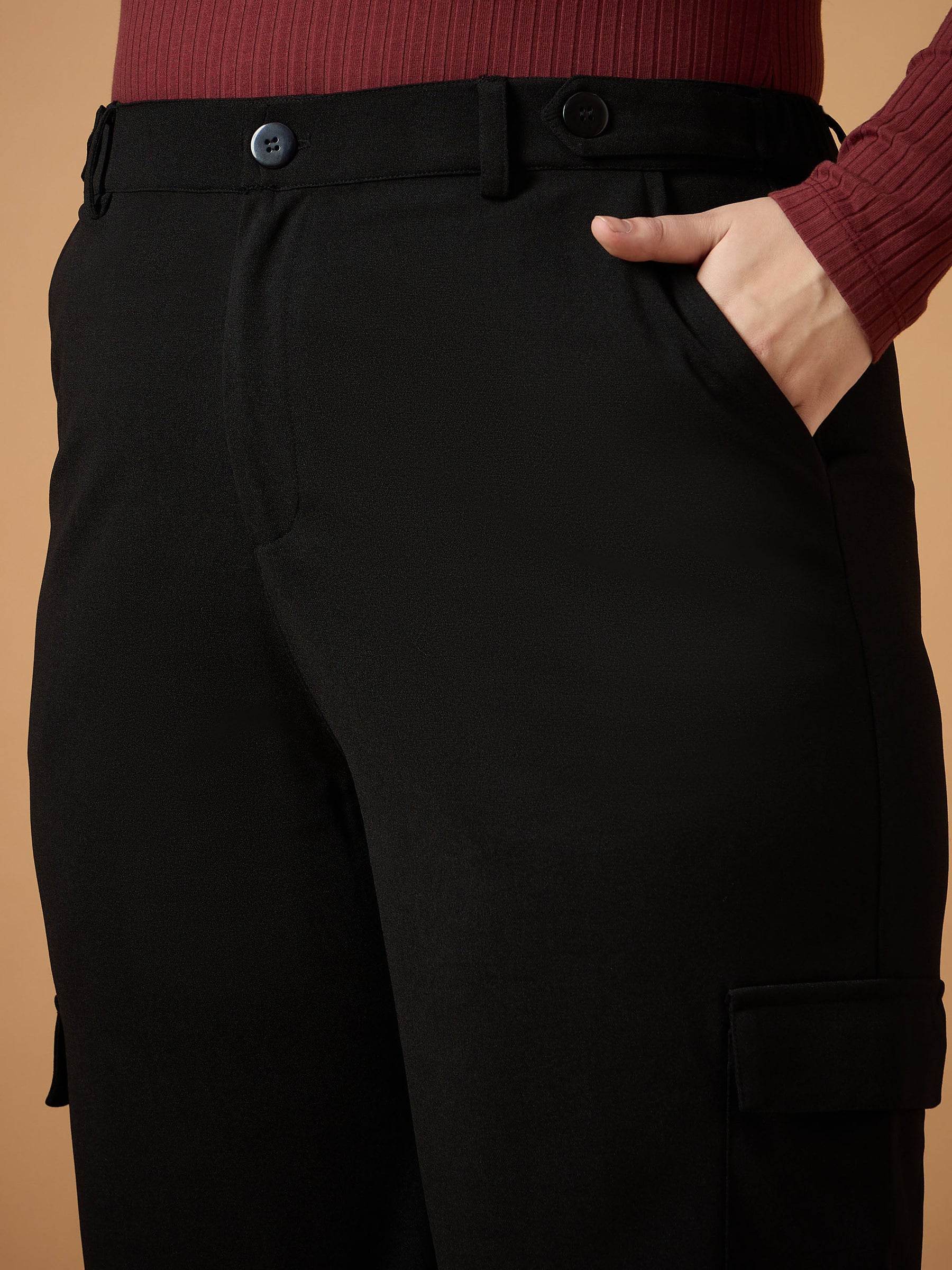 Black Solid Pull Hem Cargo Pants -SASSAFRAS Curve