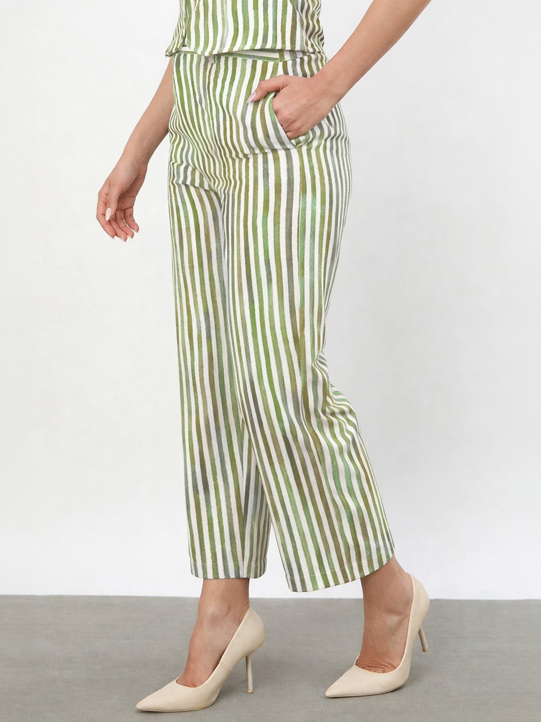 Green Linen Striped Darted Slouchy Pants-SASSAFRAS worklyf