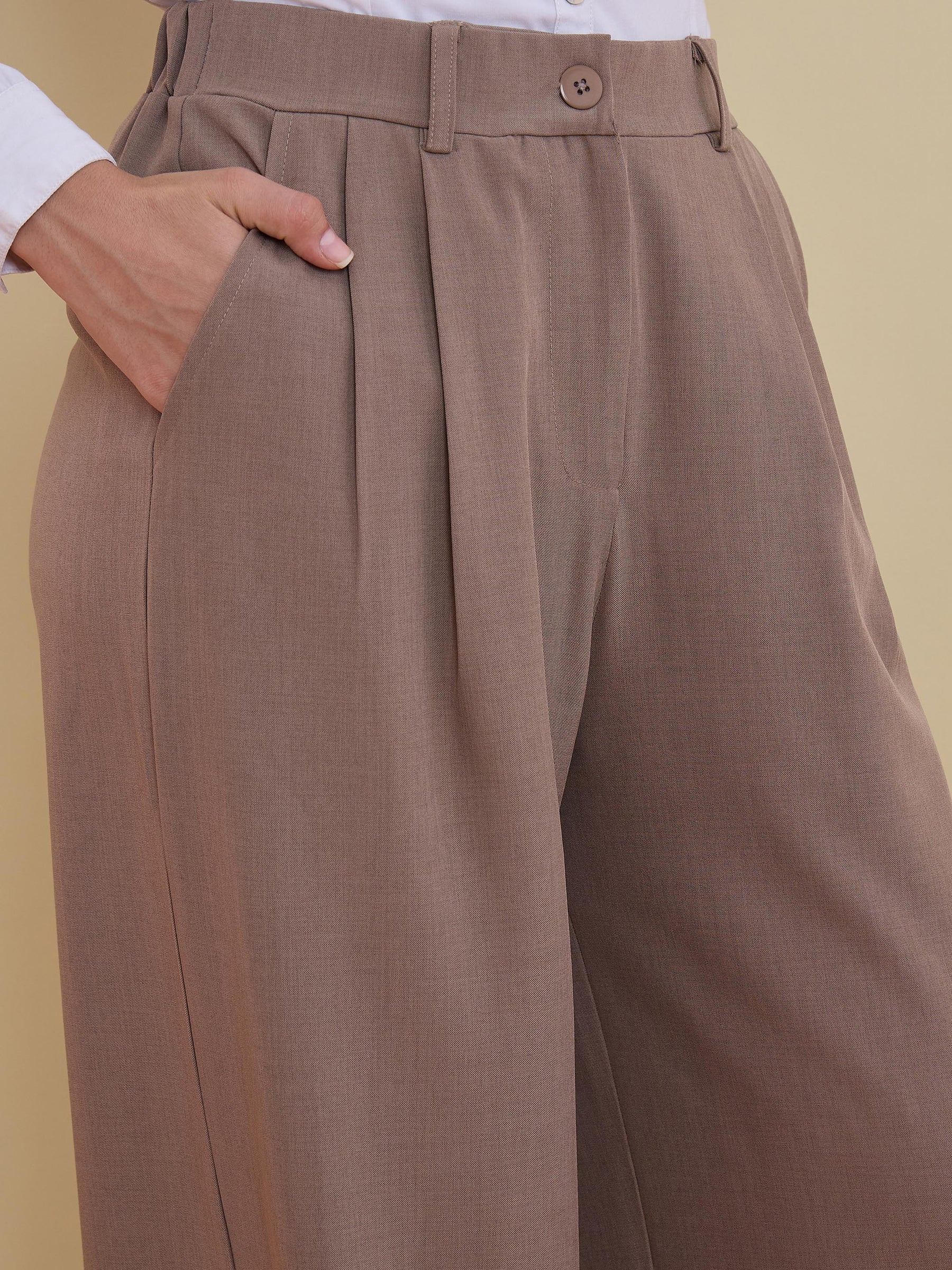 Beige Wide Leg High-Rise Pleated Trousers-SASSAFRAS worklyf