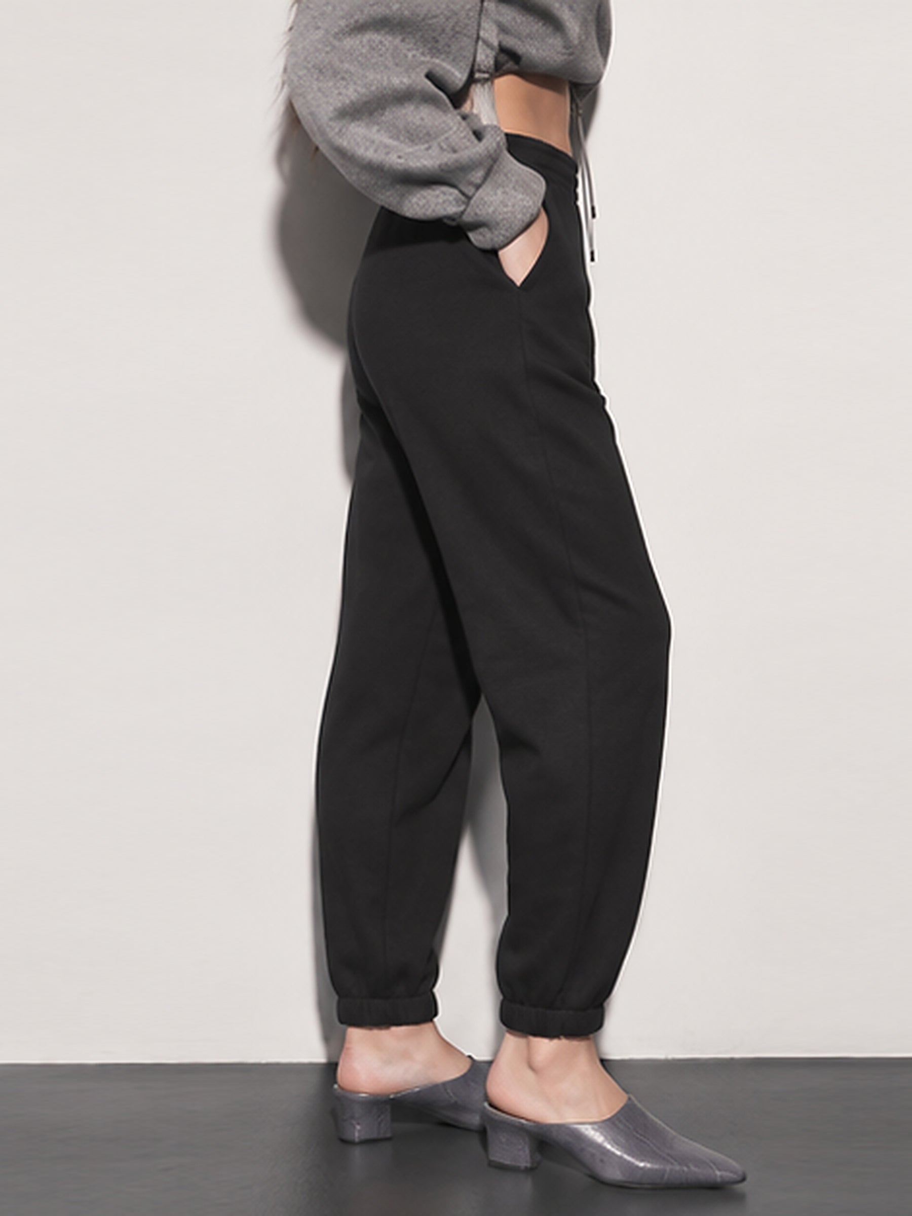 Black Fleece Jogger-SASSAFRAS