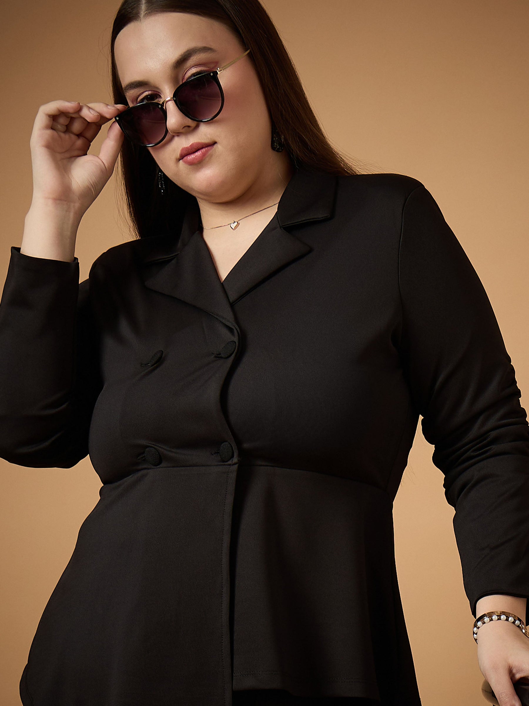 Black Ruched Sleeves Blazer With Straight Pants-SASSAFRAS Curve