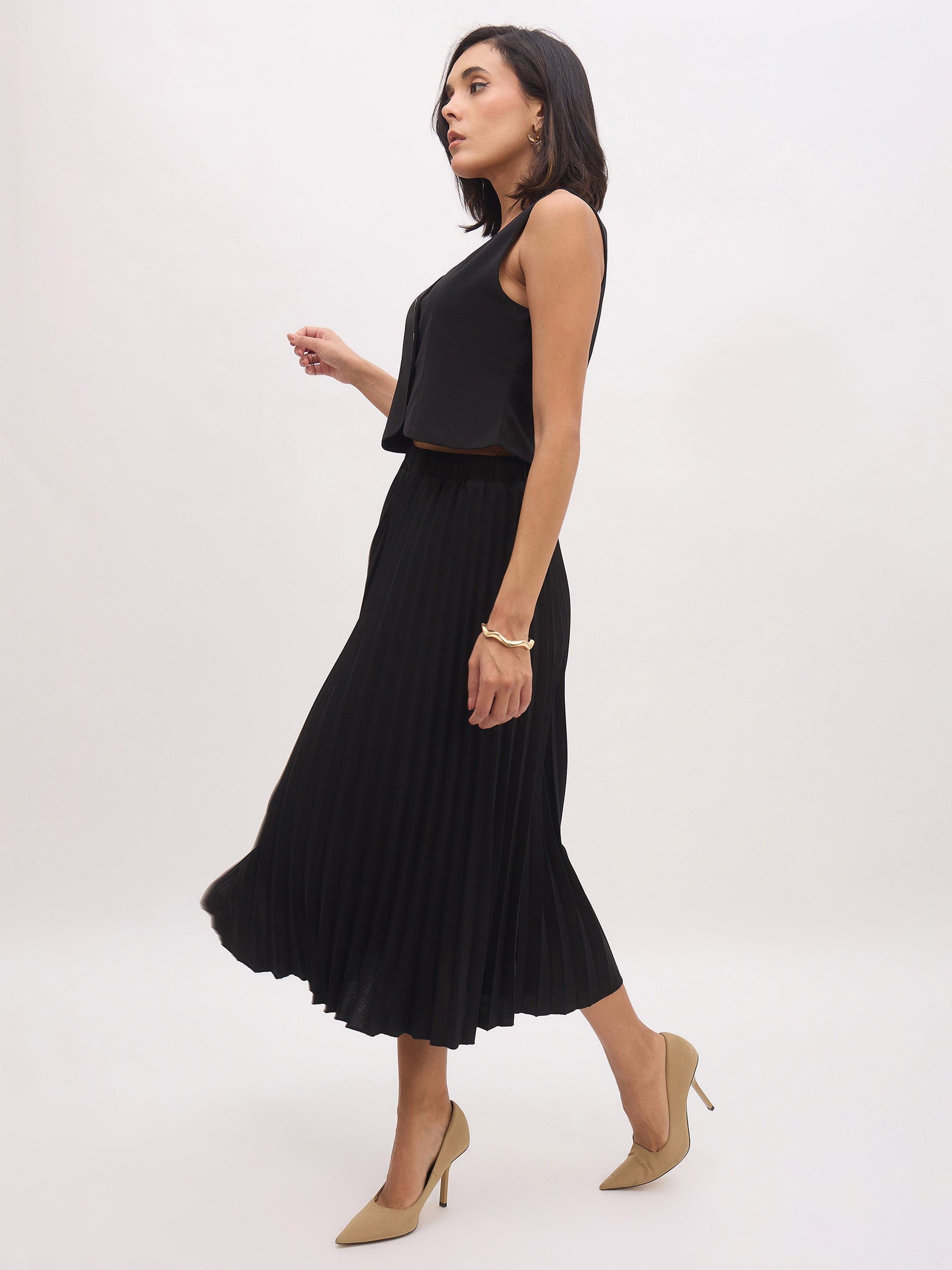 Black Sleeveless Waistcoat With Midi Skirt-SASSAFRAS worklyf
