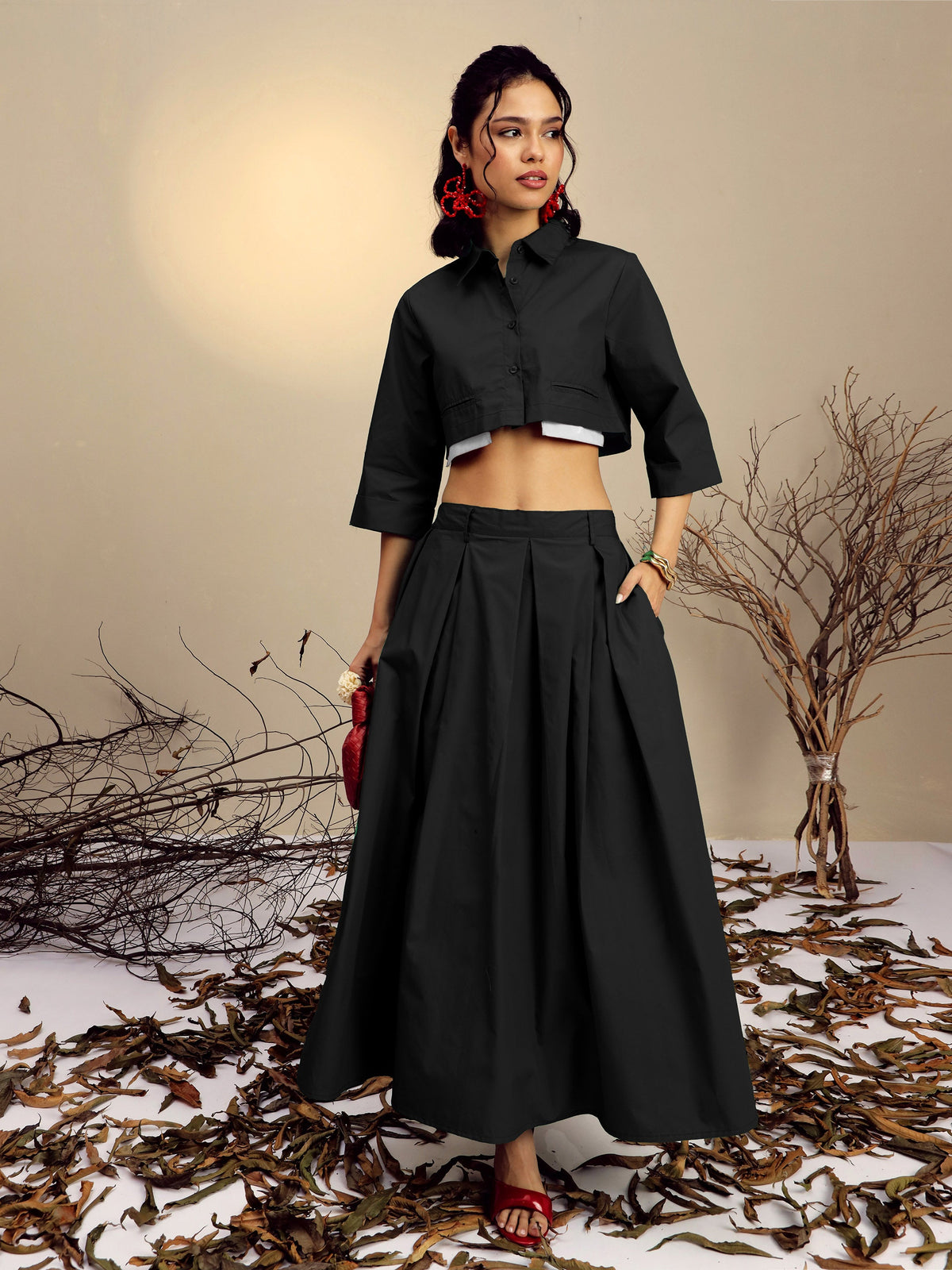 Black Poplin Crop Shirt With Pleated Skirt -Pink Paprika By SASSAFRAS