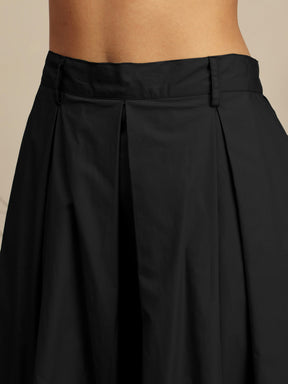 Black Poplin Crop Shirt With Pleated Skirt -Pink Paprika By SASSAFRAS