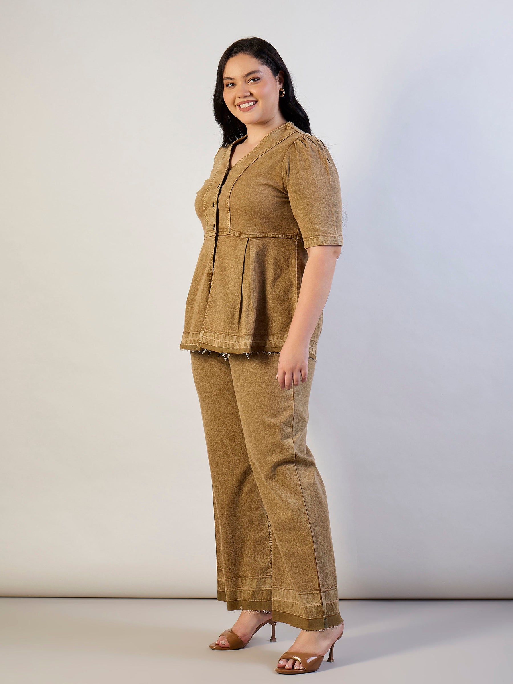 Brown Wash Denim Metal Button Top With Jeans-SASSAFRAS CURVE
