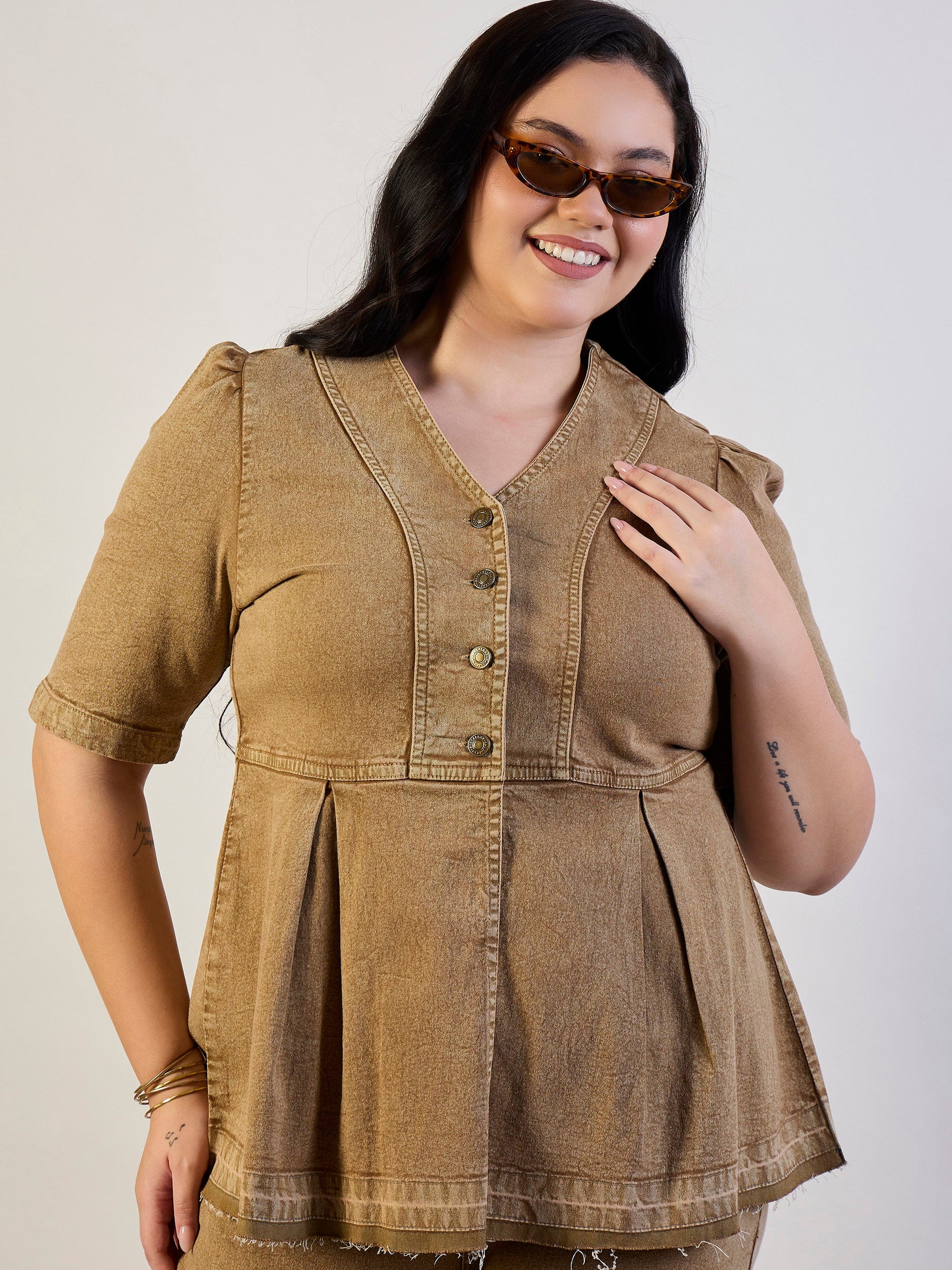 Brown Wash Denim Metal Button Top With Jeans-SASSAFRAS CURVE