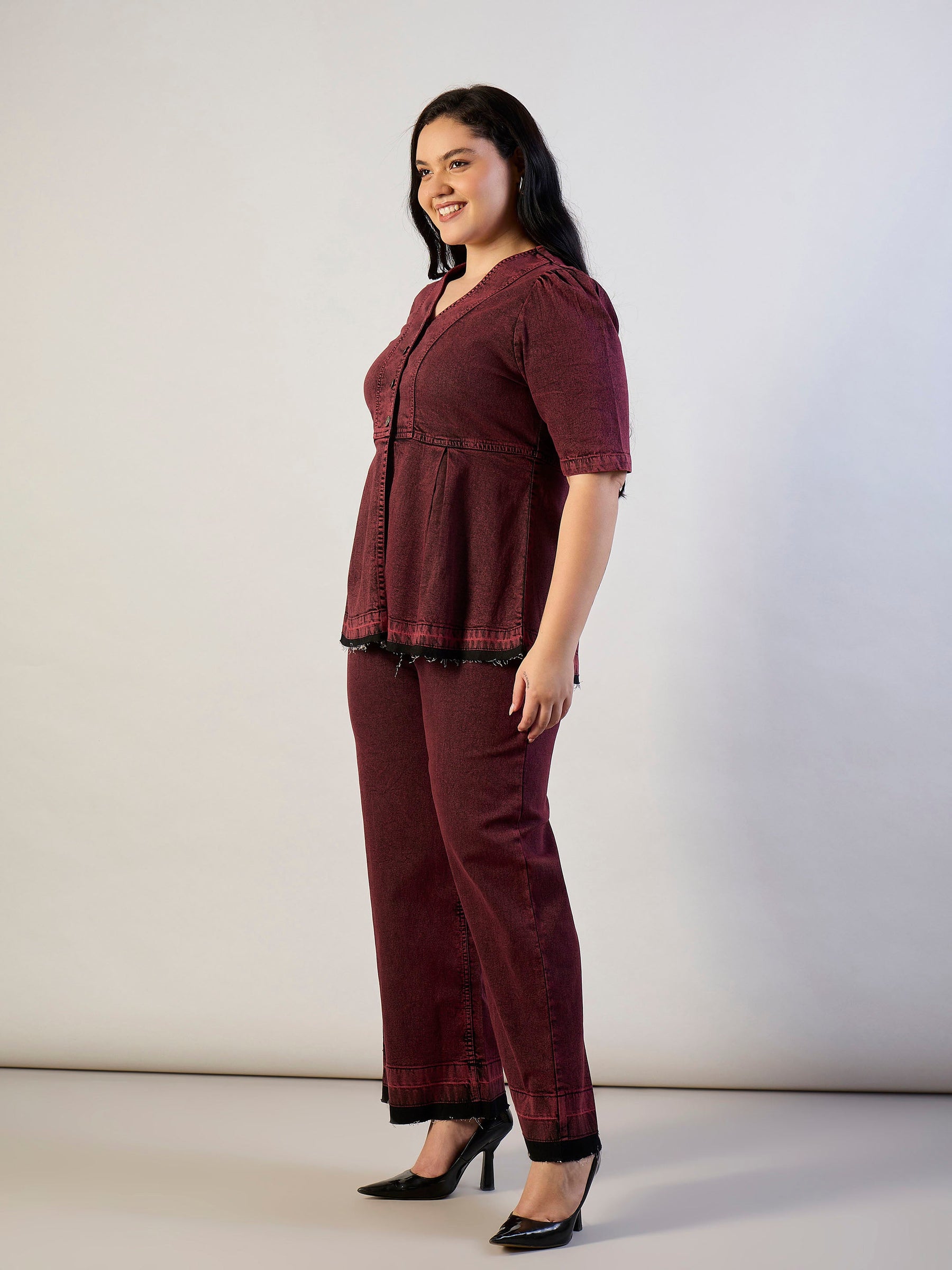 Red Wash Denim Metal Button Top With Jeans-SASSAFRAS CURVE