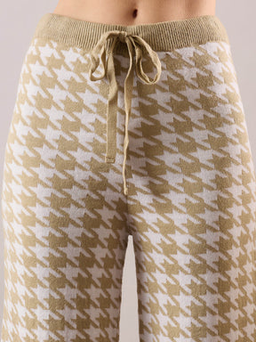 Beige & White Houndstooth V-Neck Sweater With Joggers-SASSAFRAS
