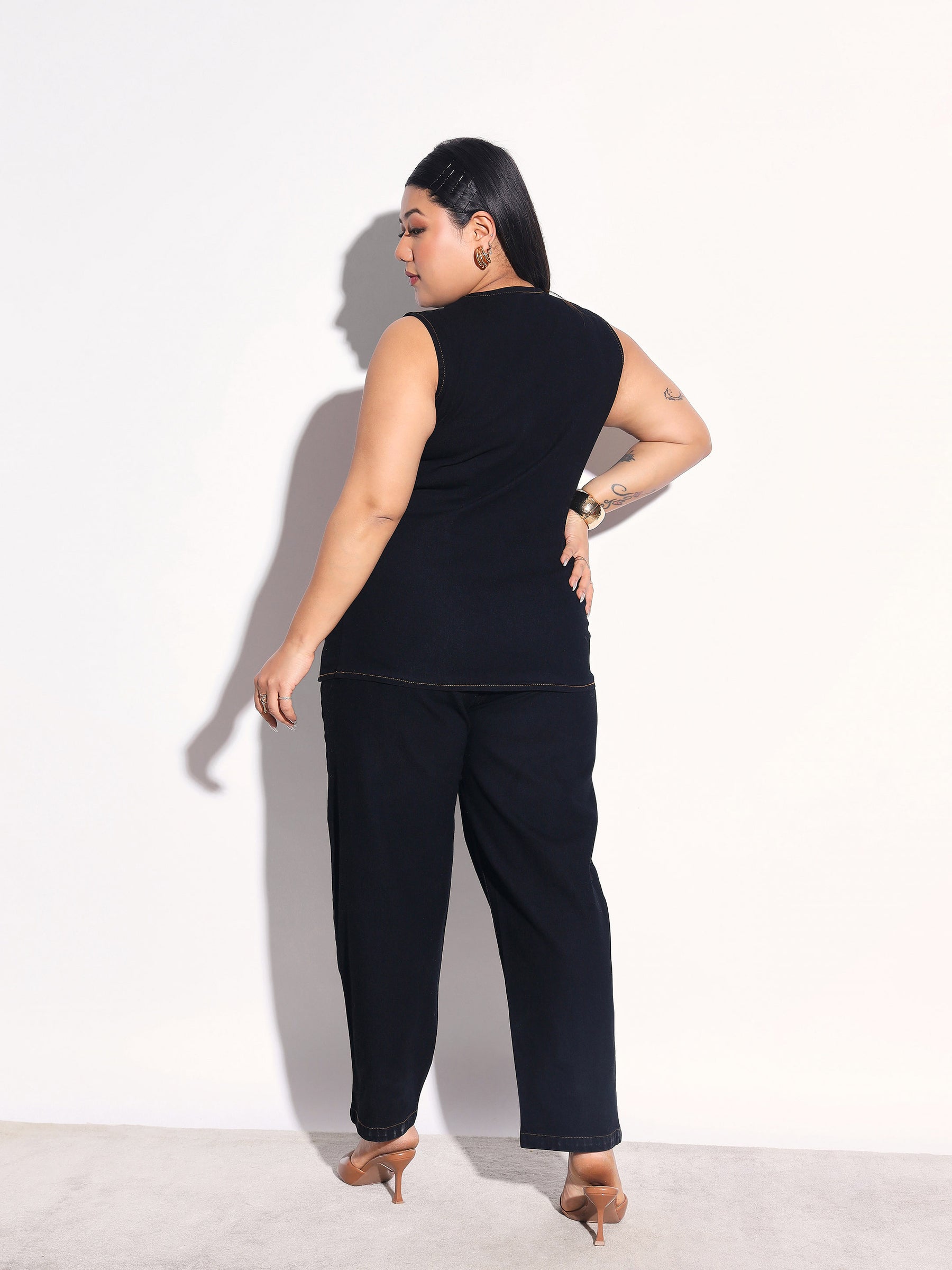 Women Black Denim Sleeveless Top With Mom Fit Jeans