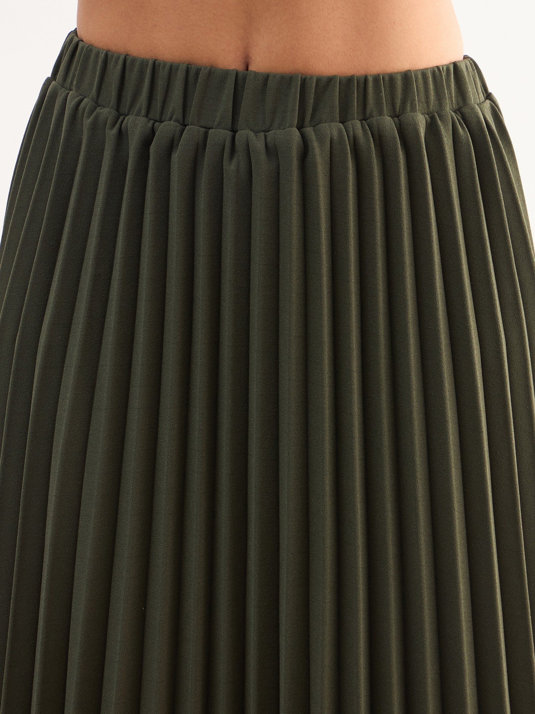 Olive Sleeveless Waistcoat With Midi Skirt-SASSAFRAS worklyf