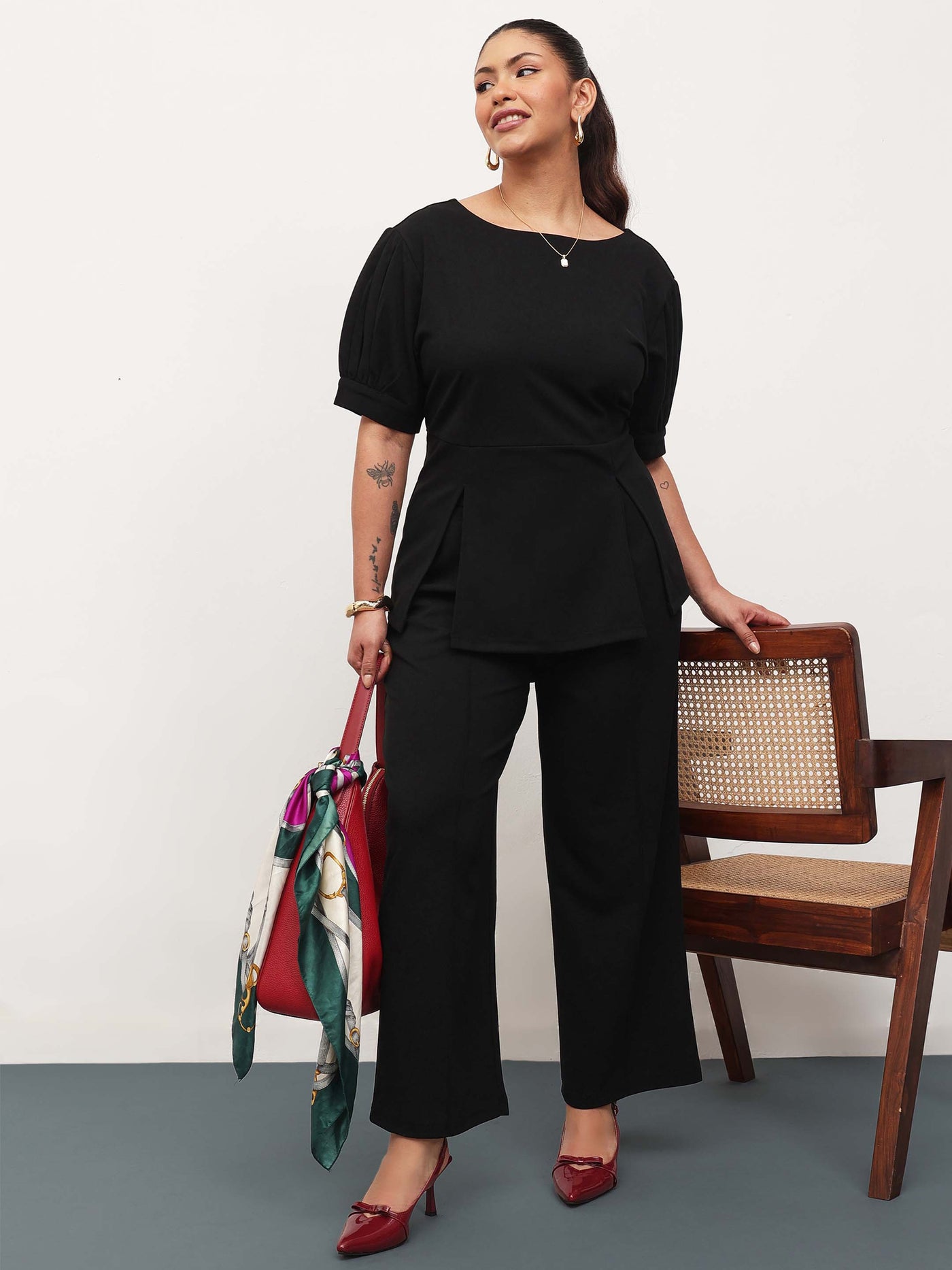 Black Round Neck Top With Straight Pants -SASSAFRAS Curve