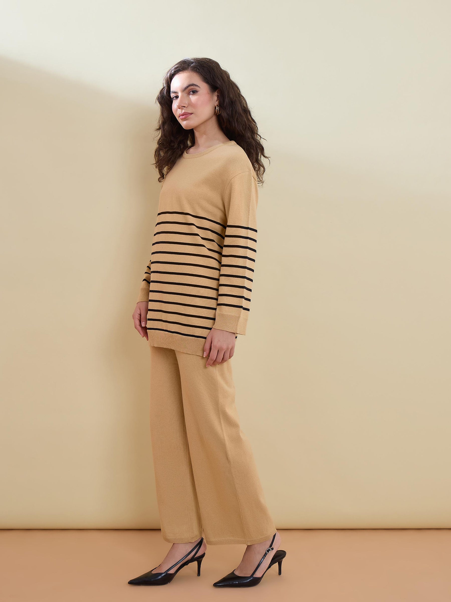 Beige & Black Knitted Oversize Sweatshirt With Pants-SASSAFRAS