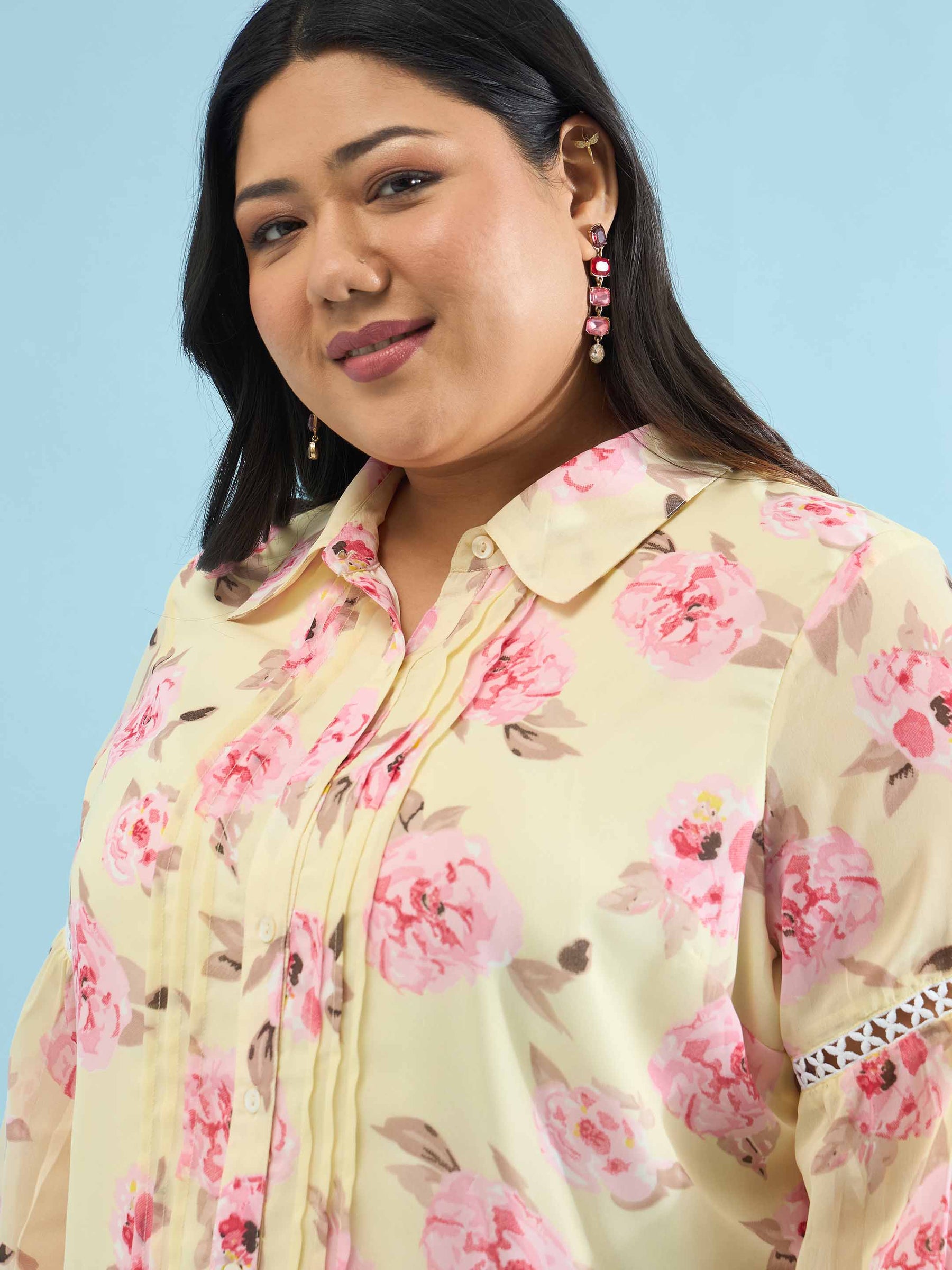 Women Yellow Floral Front Pin Tuck Tie Knot Shirt