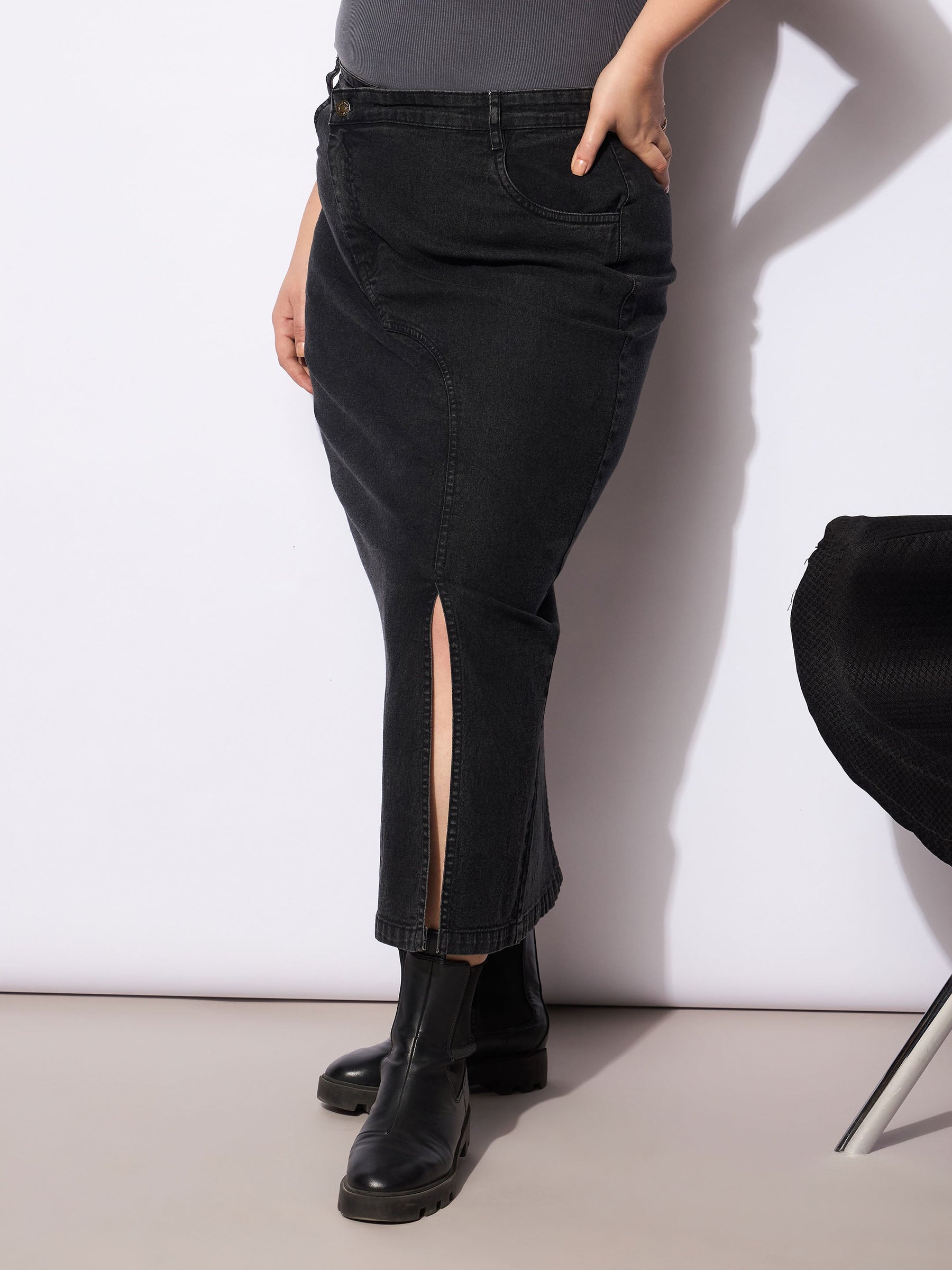 Black Wash Denim Side Slit Skirt -SASSAFRAS Curve