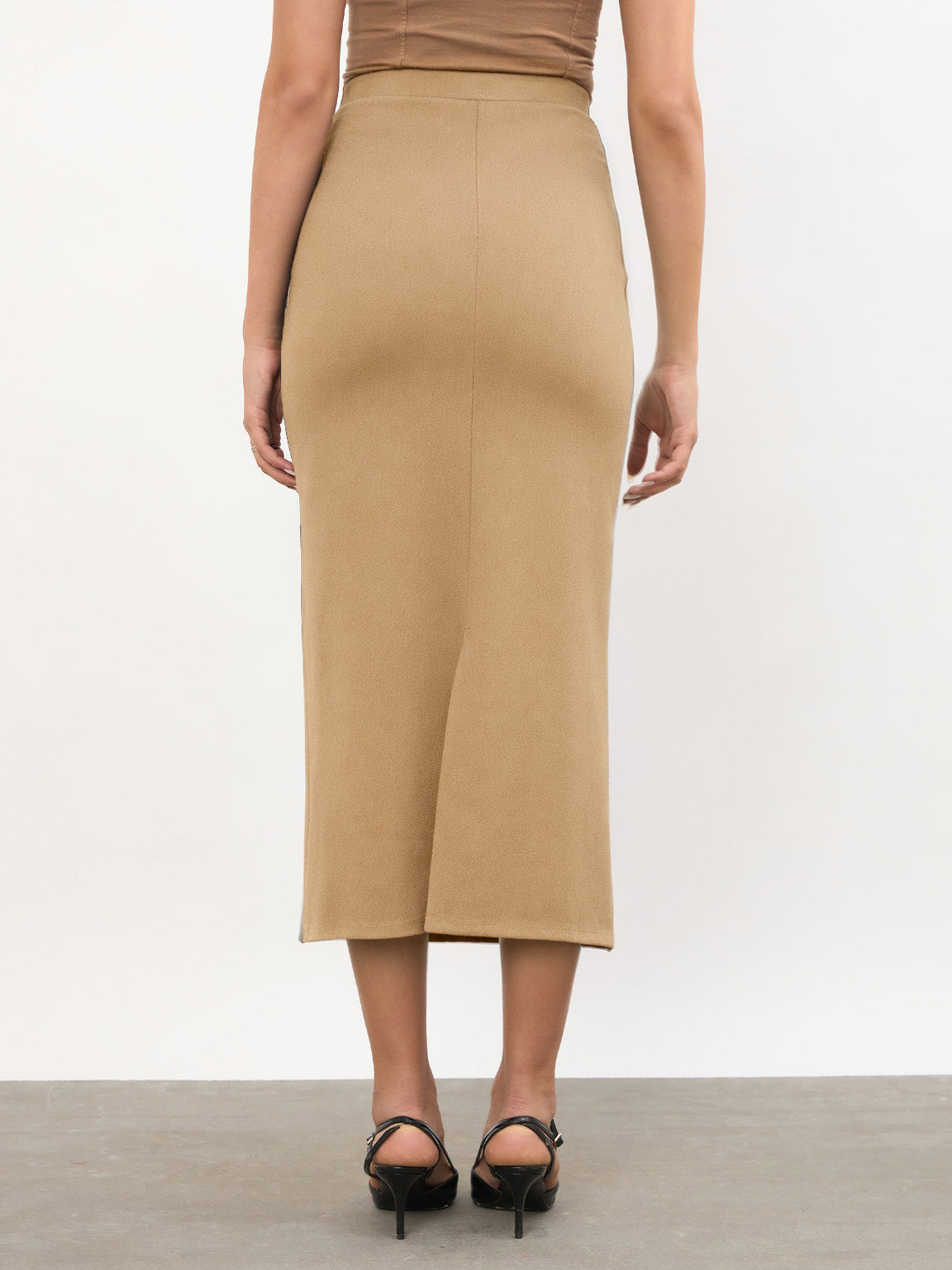Brown Front Metal Trim Back Slit Pencil Skirt -SASSAFRAS worklyf