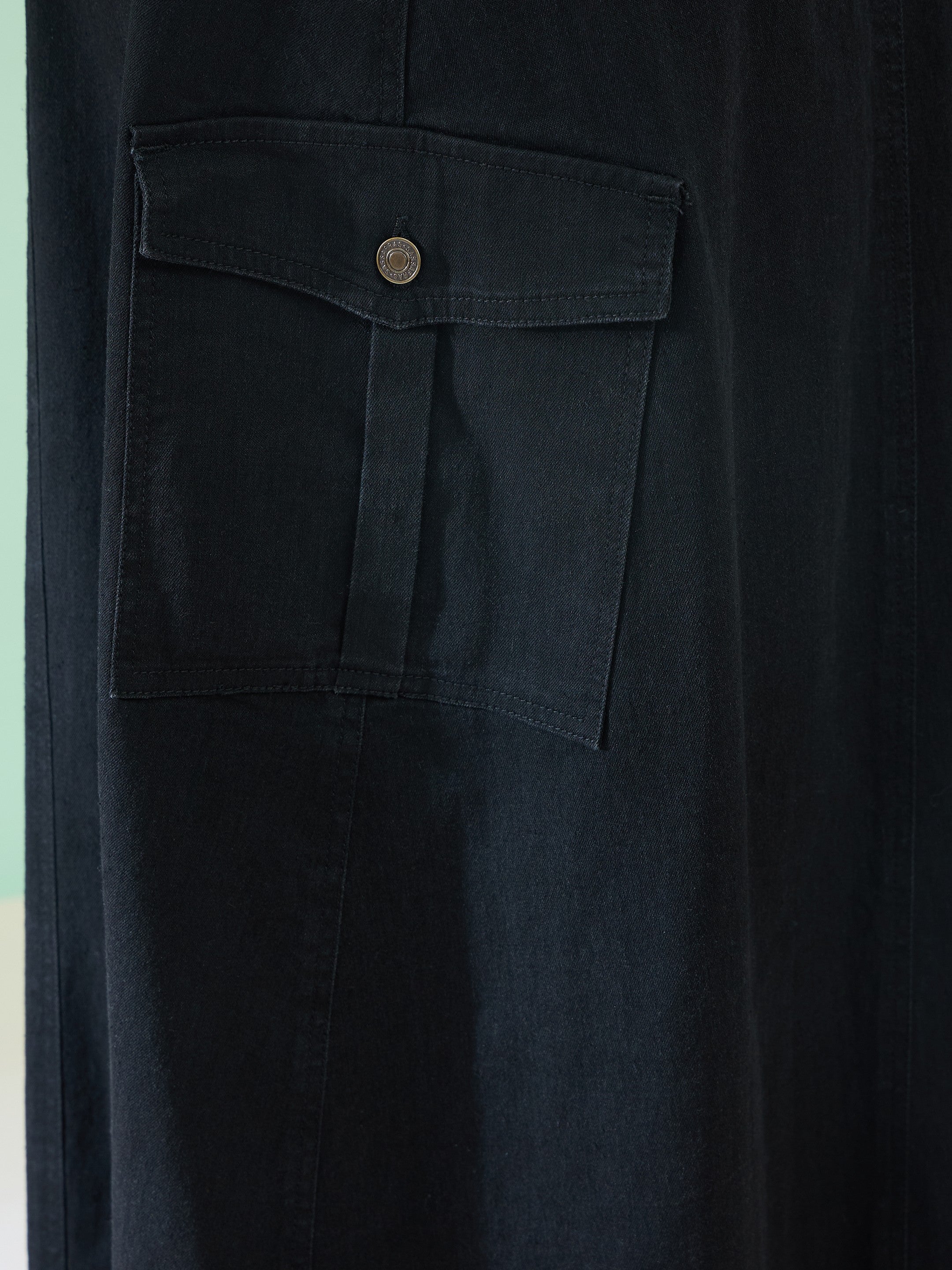 Black Wash Side Pocket Midi Wrap Skirt-SASSAFRAS Curve