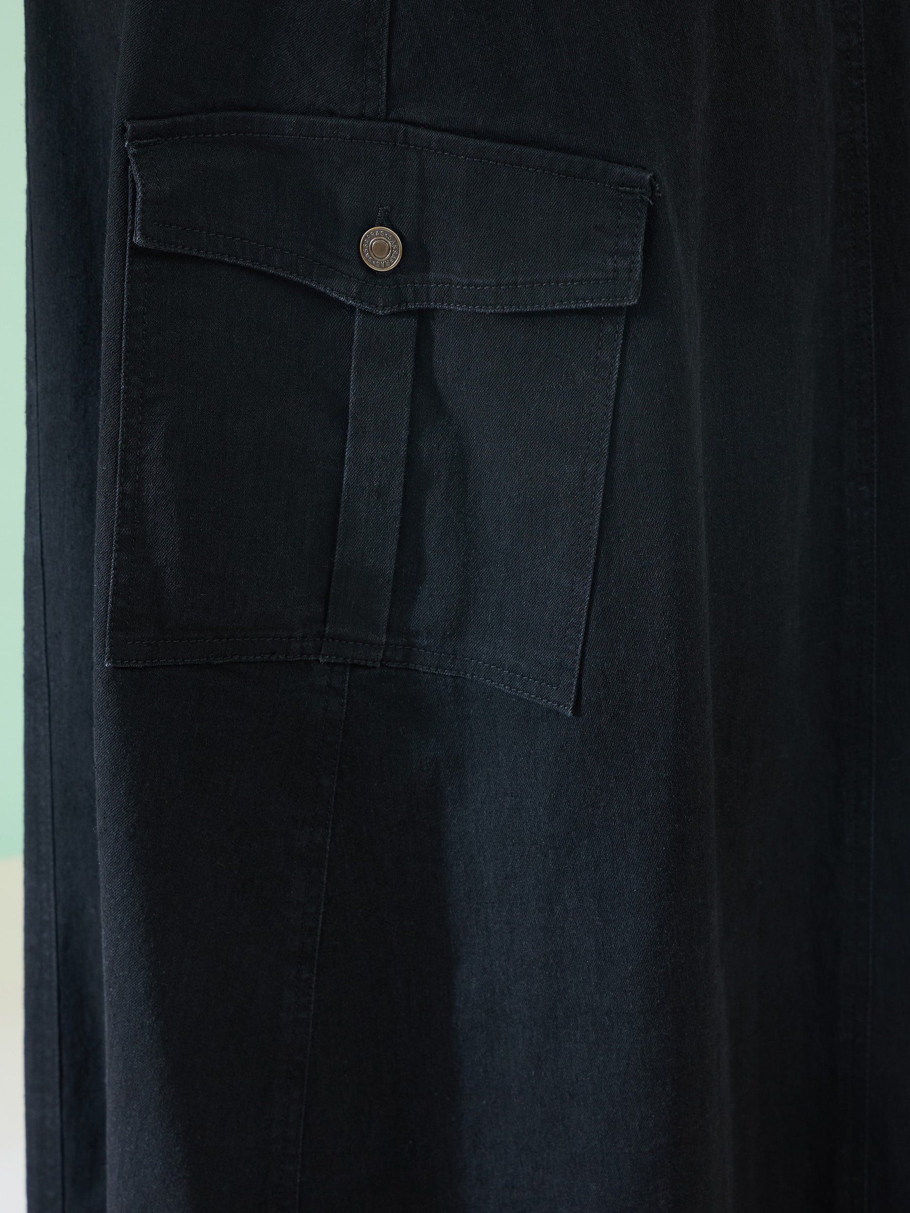 Black Wash Side Pocket Midi Wrap Skirt-SASSAFRAS Curve