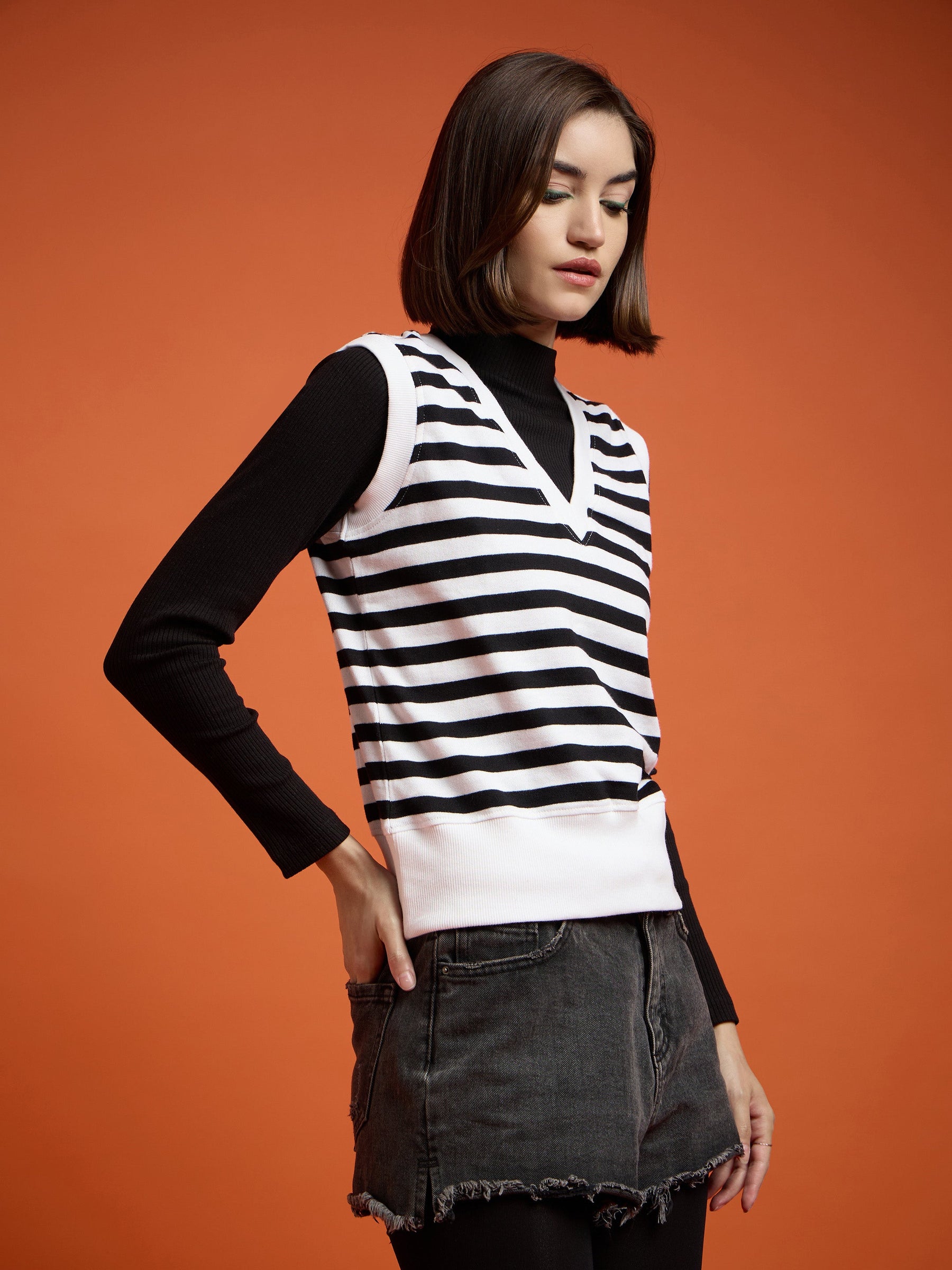 Black & White Striped V-Neck Sleeveless Sweater-SASSAFRAS