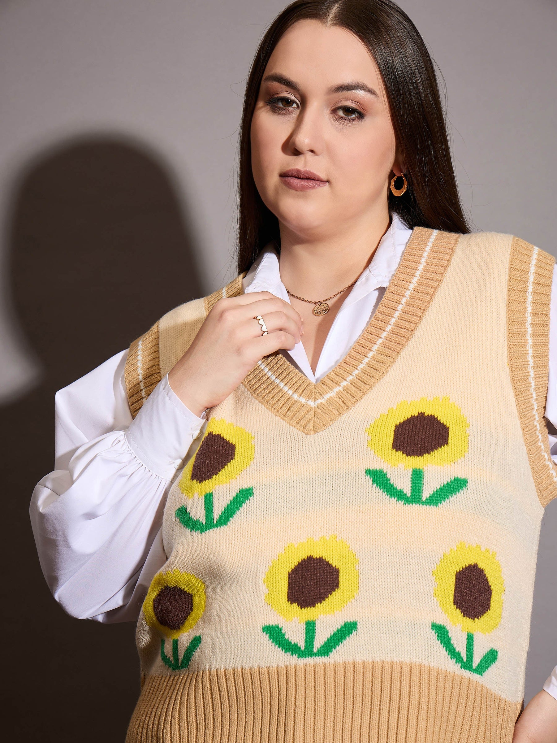 Beige Floral V-Neck Sweater Vest-SASSAFRAS Curve