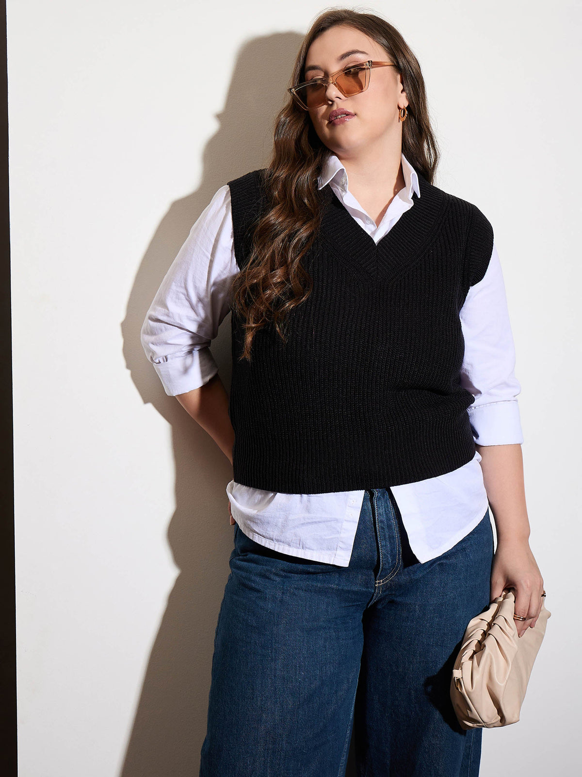 Curve Black Solid V-Neck Sweater Vest-SASSAFRAS Curve