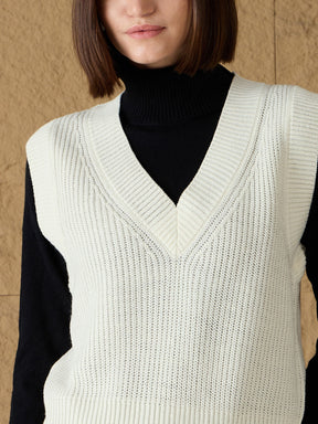 White Solid V-Neck Sweater Vest-SASSAFRAS