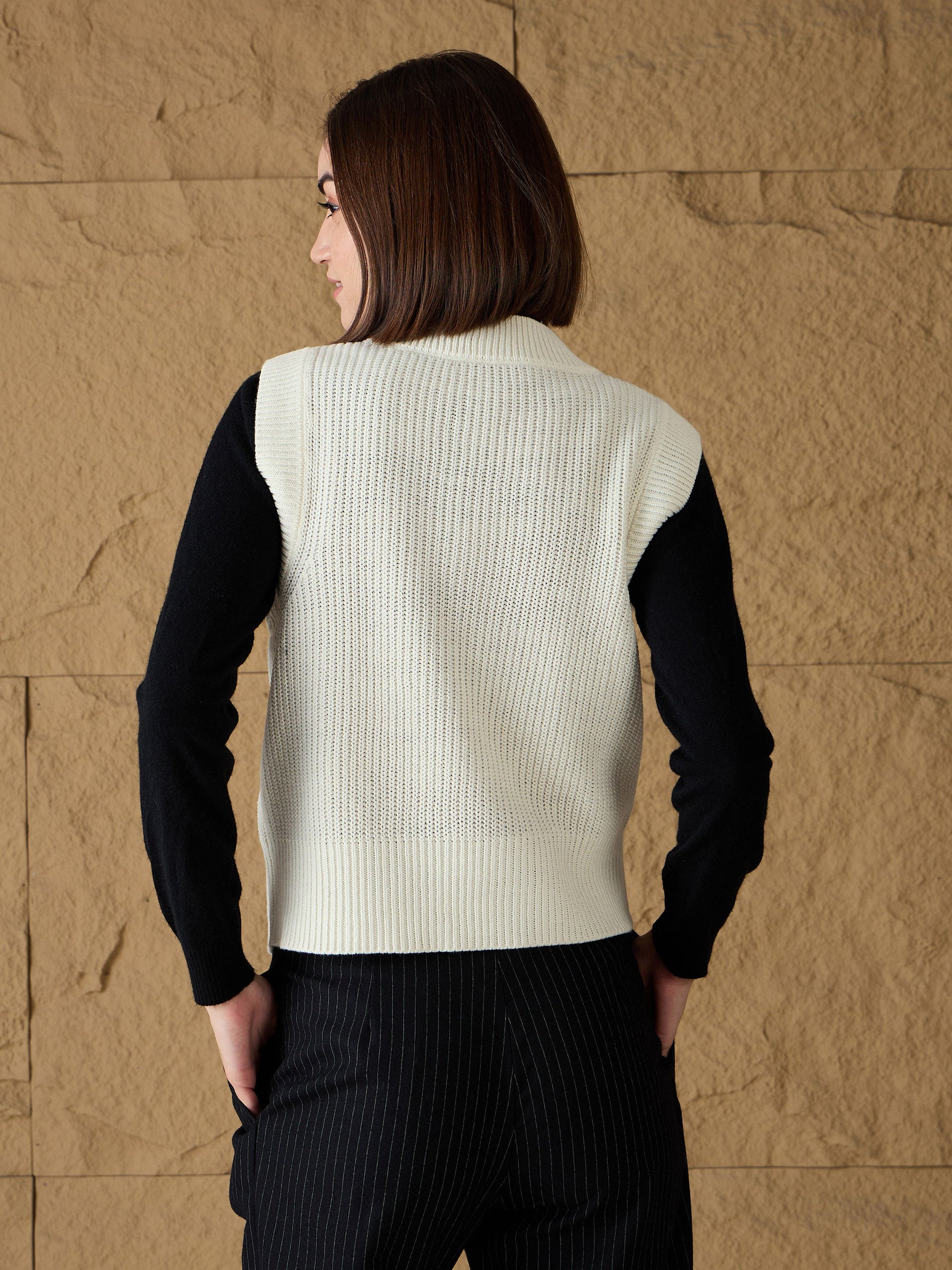 White Solid V-Neck Sweater Vest-SASSAFRAS