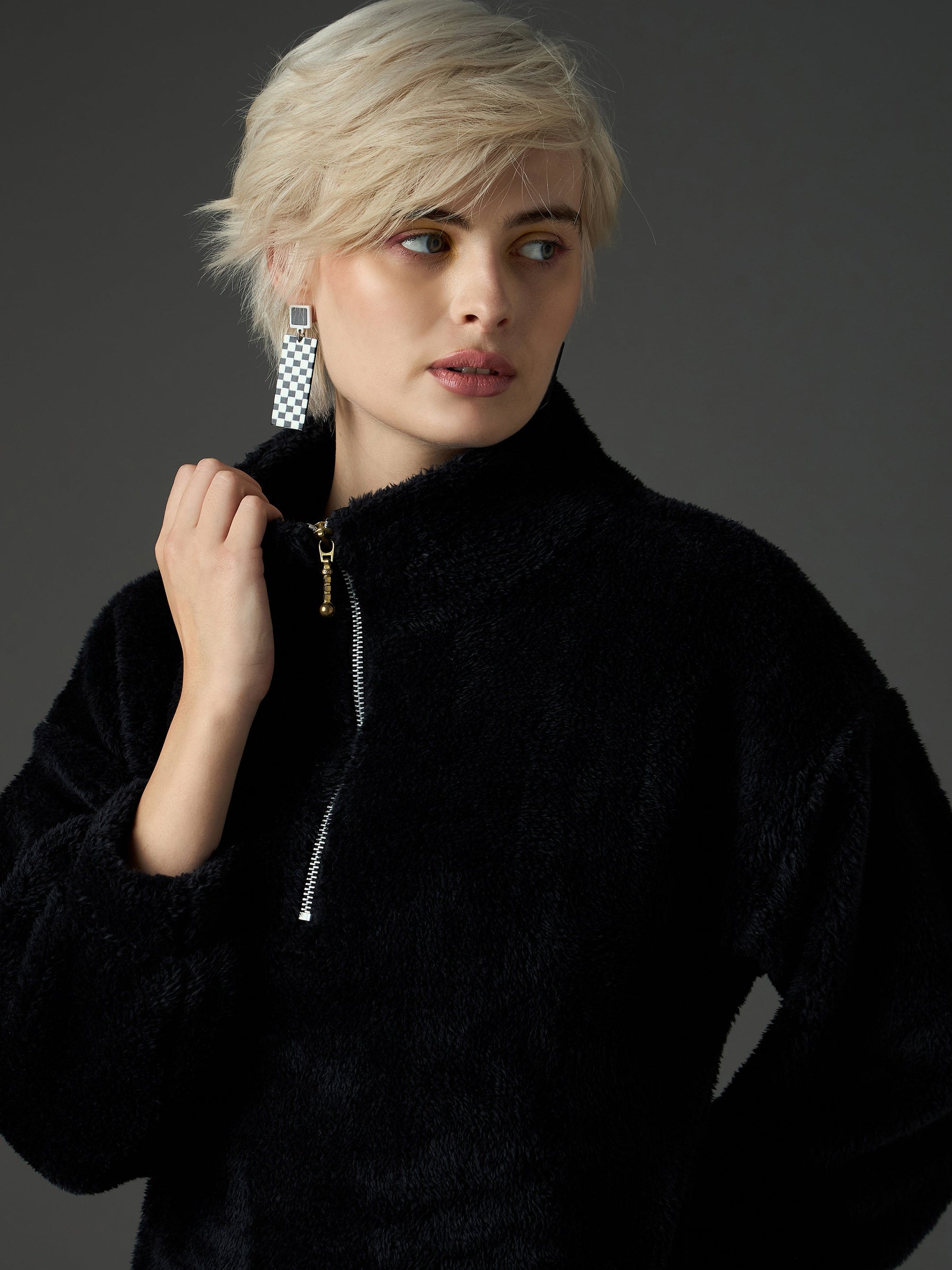 Black Zip Front Faux Fur Crop Sweatshirt-SASSAFRAS