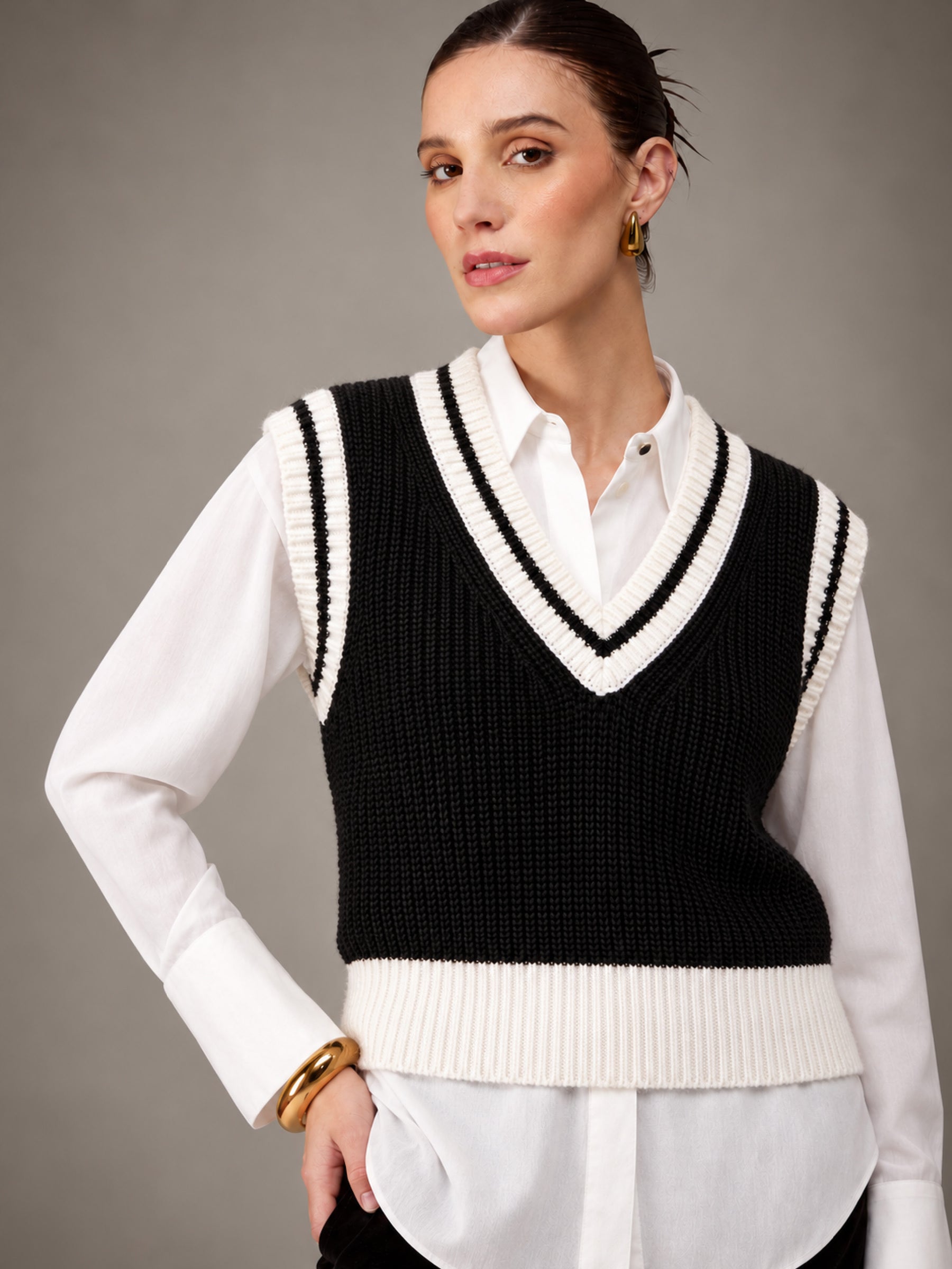 Black With White Border V-Neck Sweater Vest-SASSAFRAS