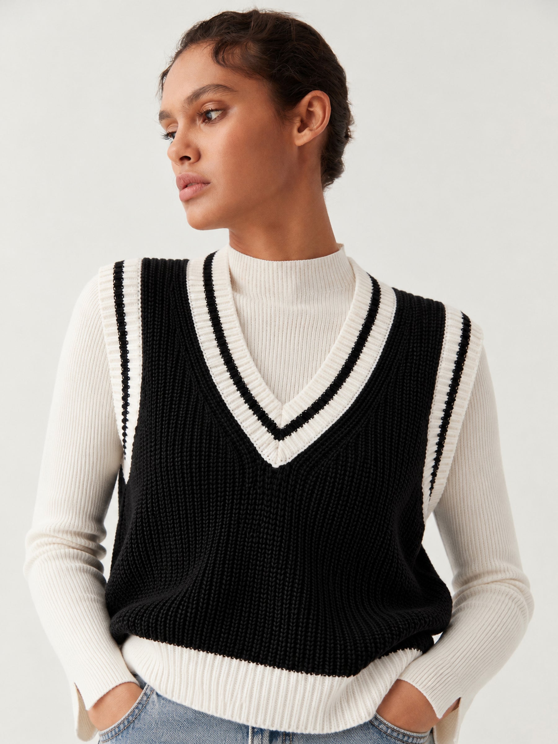 Black With White Border V-Neck Sweater Vest-SASSAFRAS