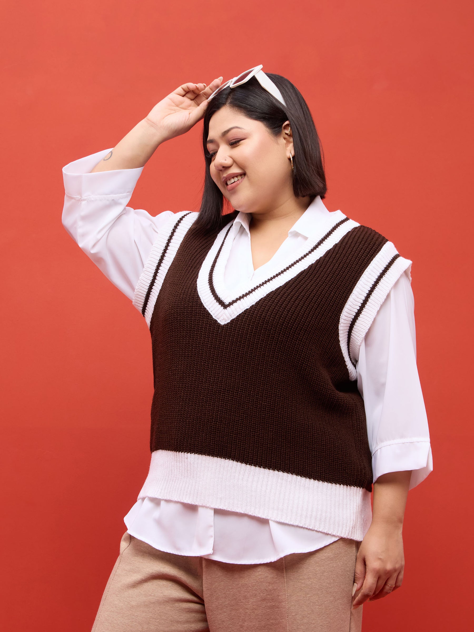 Curve Brown & White Border V-Neck Sweater Vest-SASSAFRAS Curve