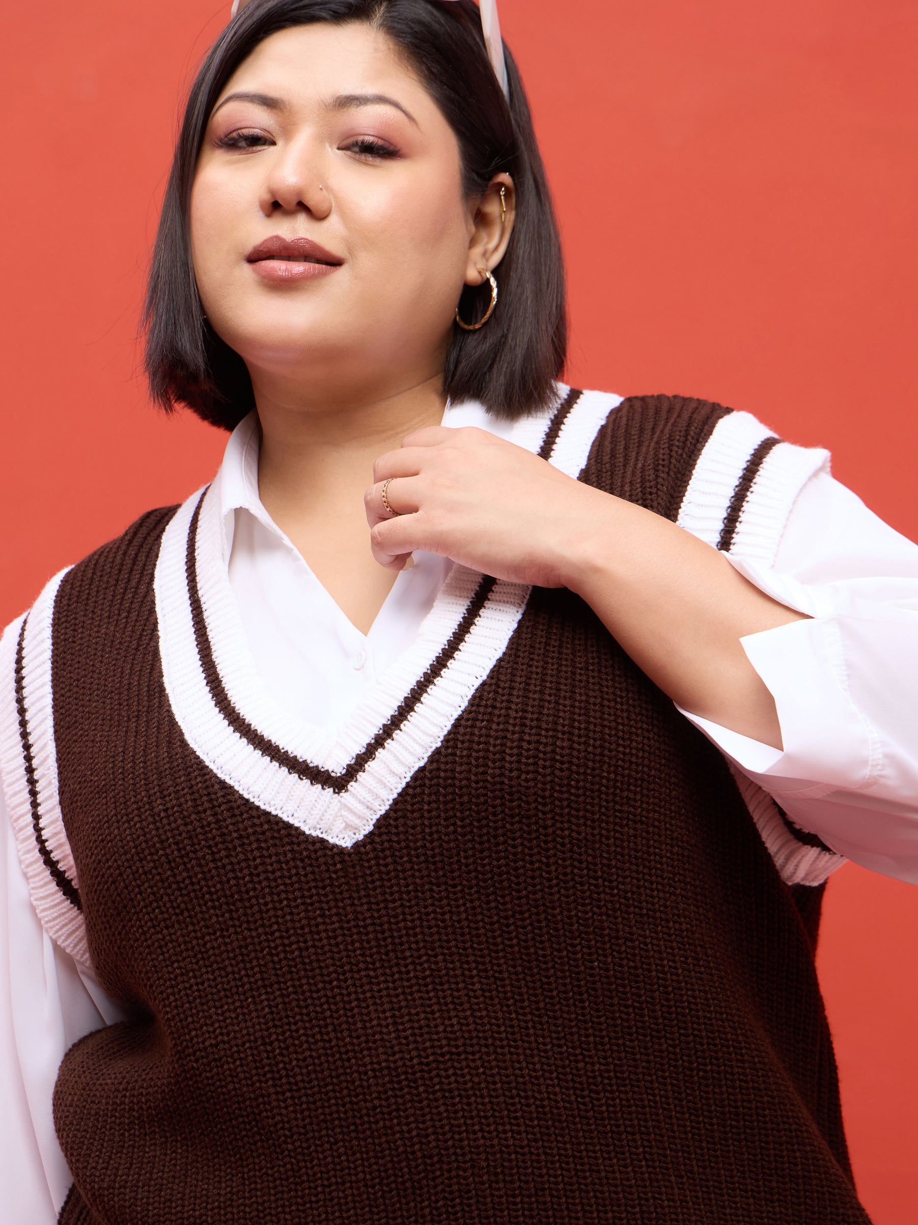 Curve Brown & White Border V-Neck Sweater Vest-SASSAFRAS Curve
