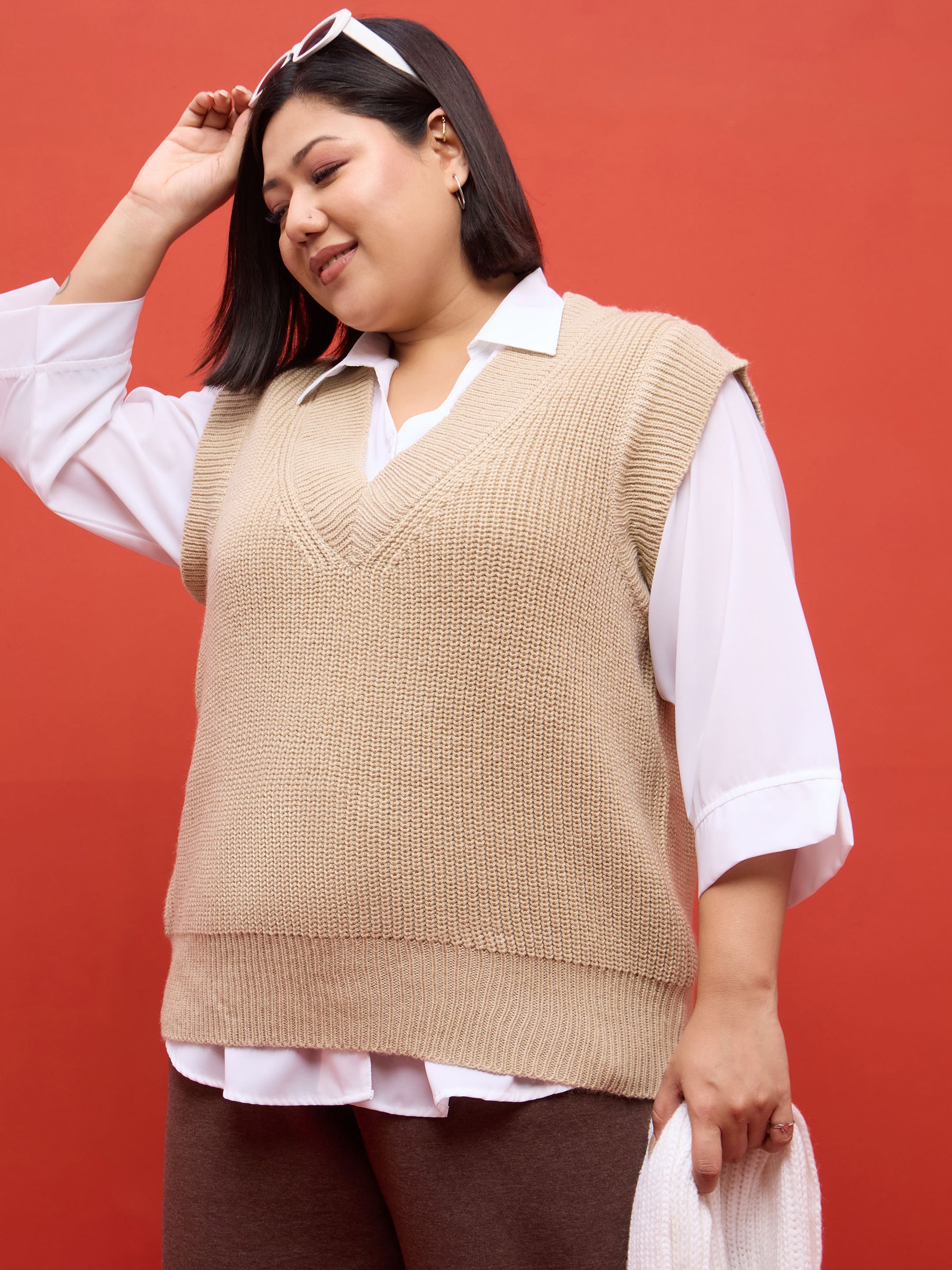 Curve Beige Solid V-Neck Sweater Vest-SASSAFRAS Curve