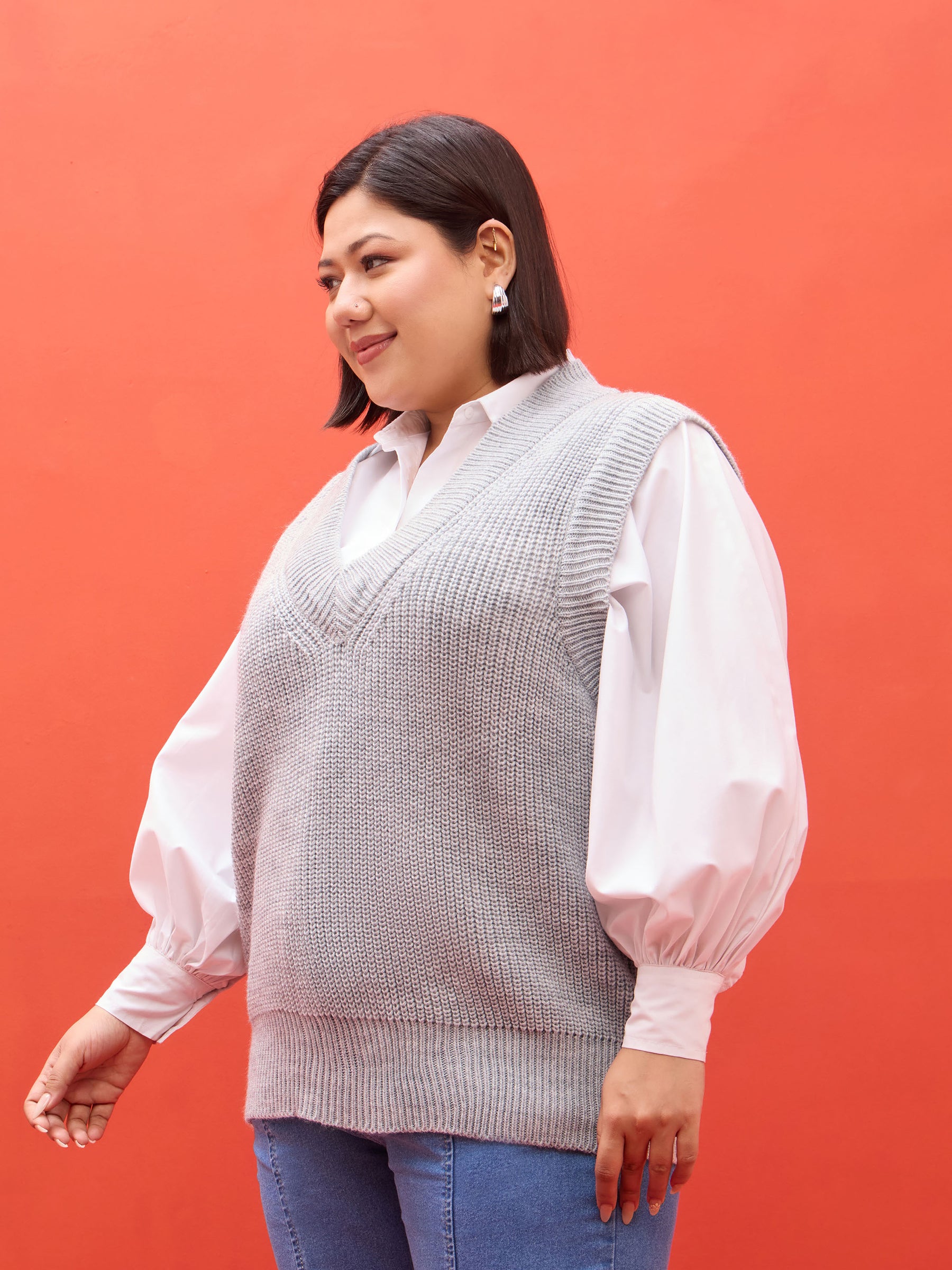 Curve Grey Solid V-Neck Sweater Vest-SASSAFRAS Curve
