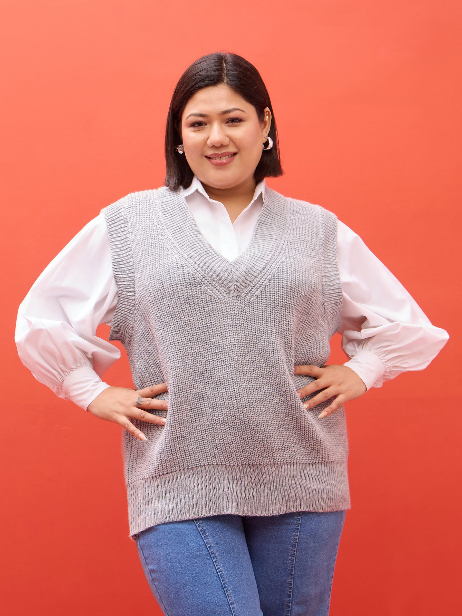 Curve Grey Solid V-Neck Sweater Vest-SASSAFRAS Curve