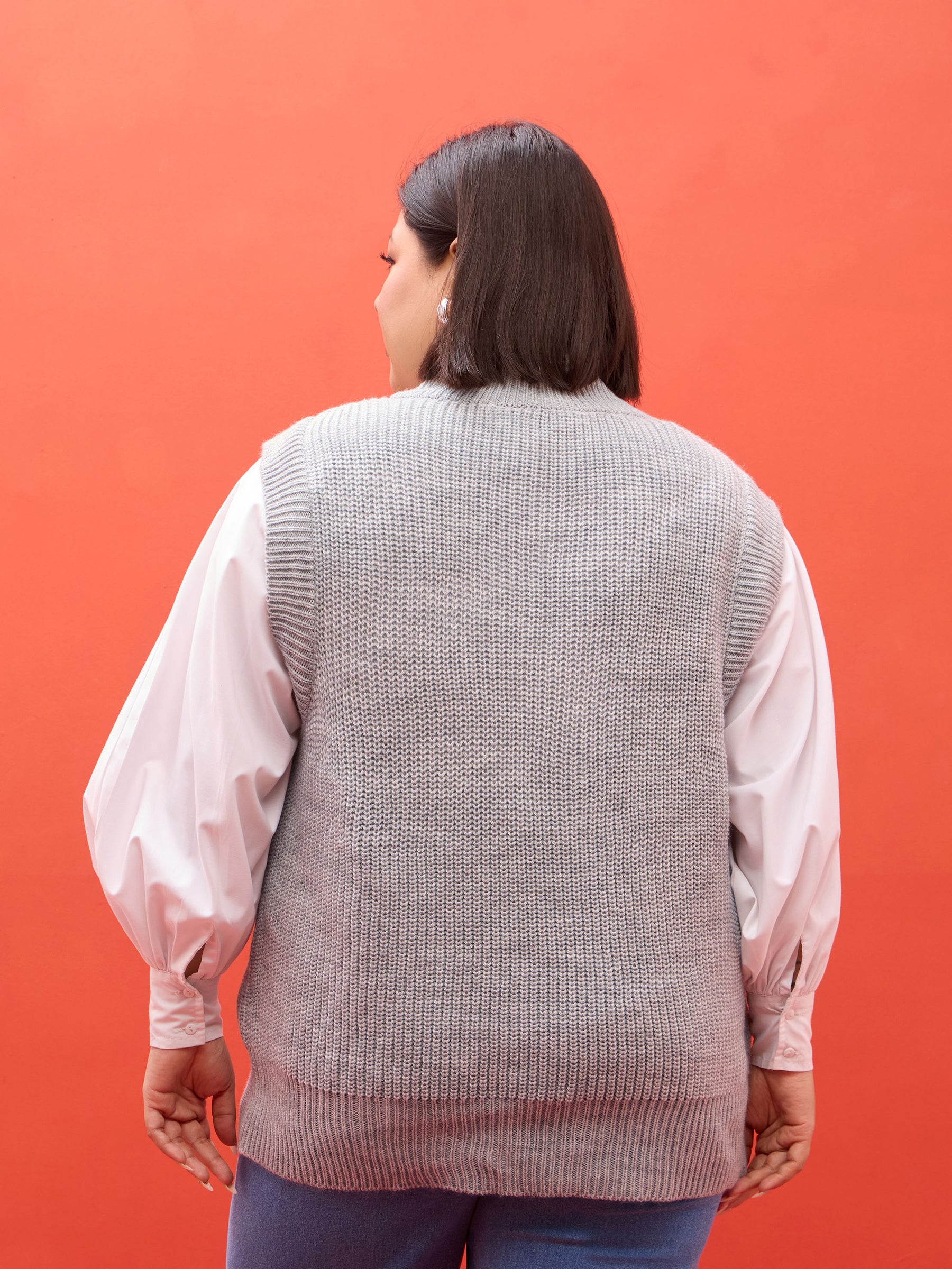Curve Grey Solid V-Neck Sweater Vest-SASSAFRAS Curve