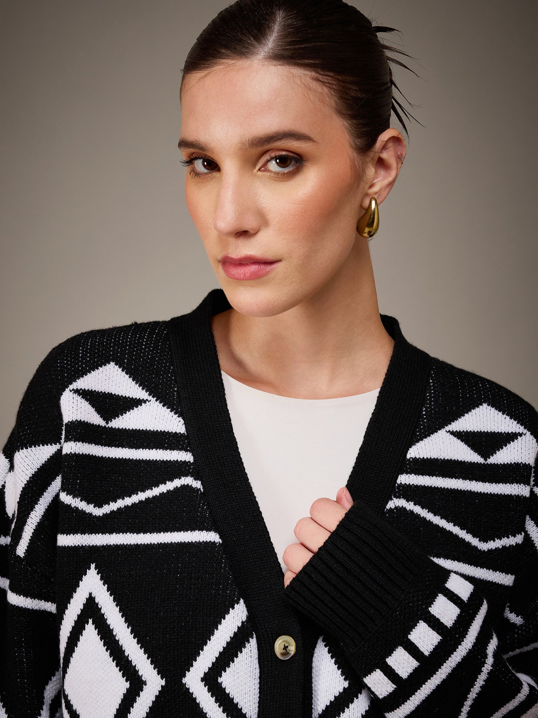 Black & White Acrylic Wool V-Neck Oversize Cardigan-SASSAFRAS