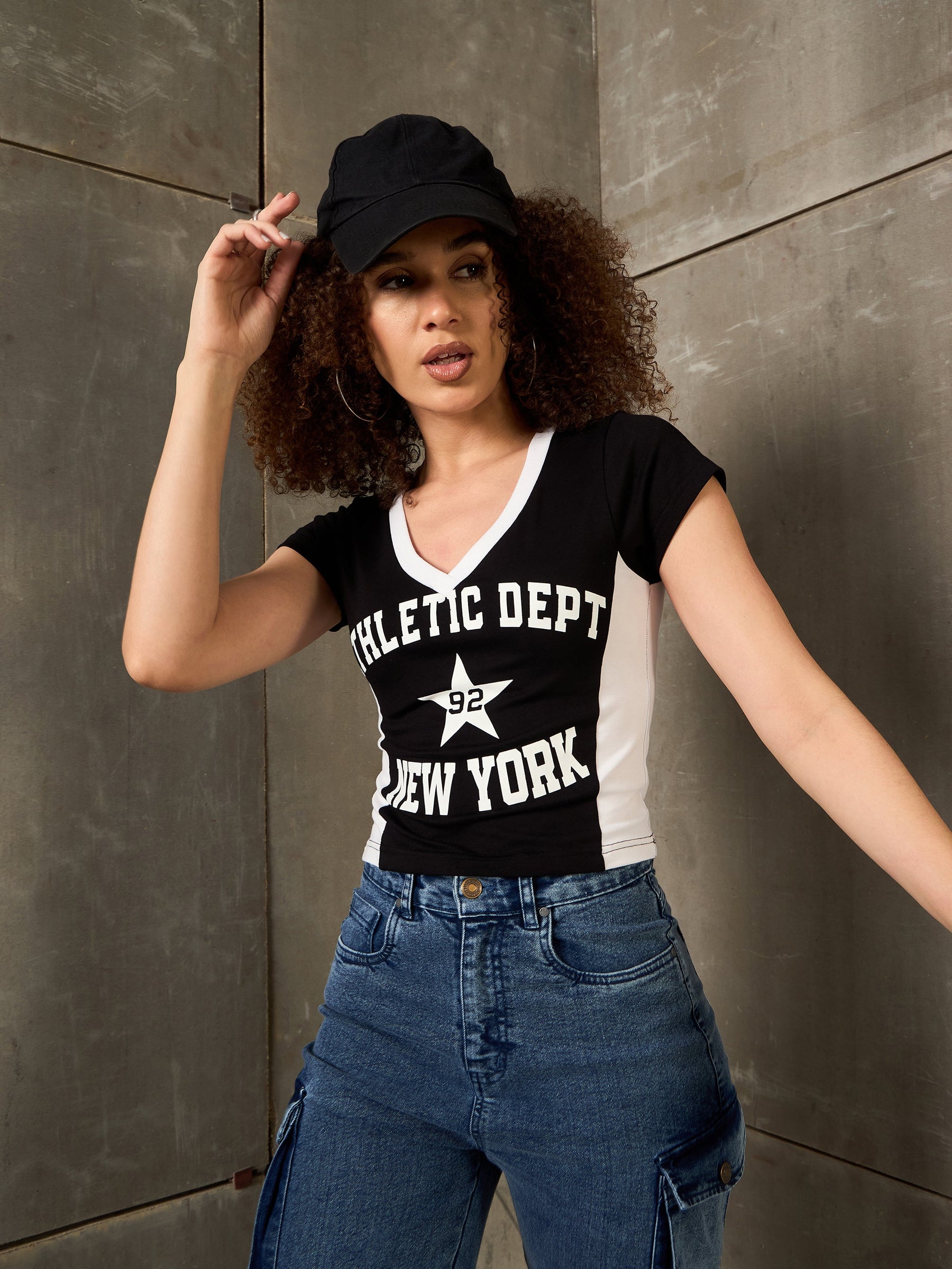 Black & White NEW YORK Fitted T-Shirt-SASSAFRAS