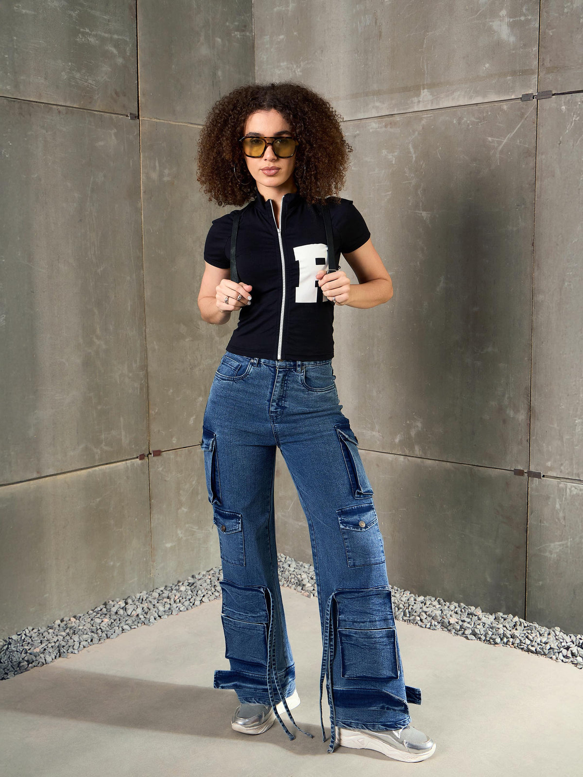 Women Black Front Zipper R-Print Fitted T-Shirt
