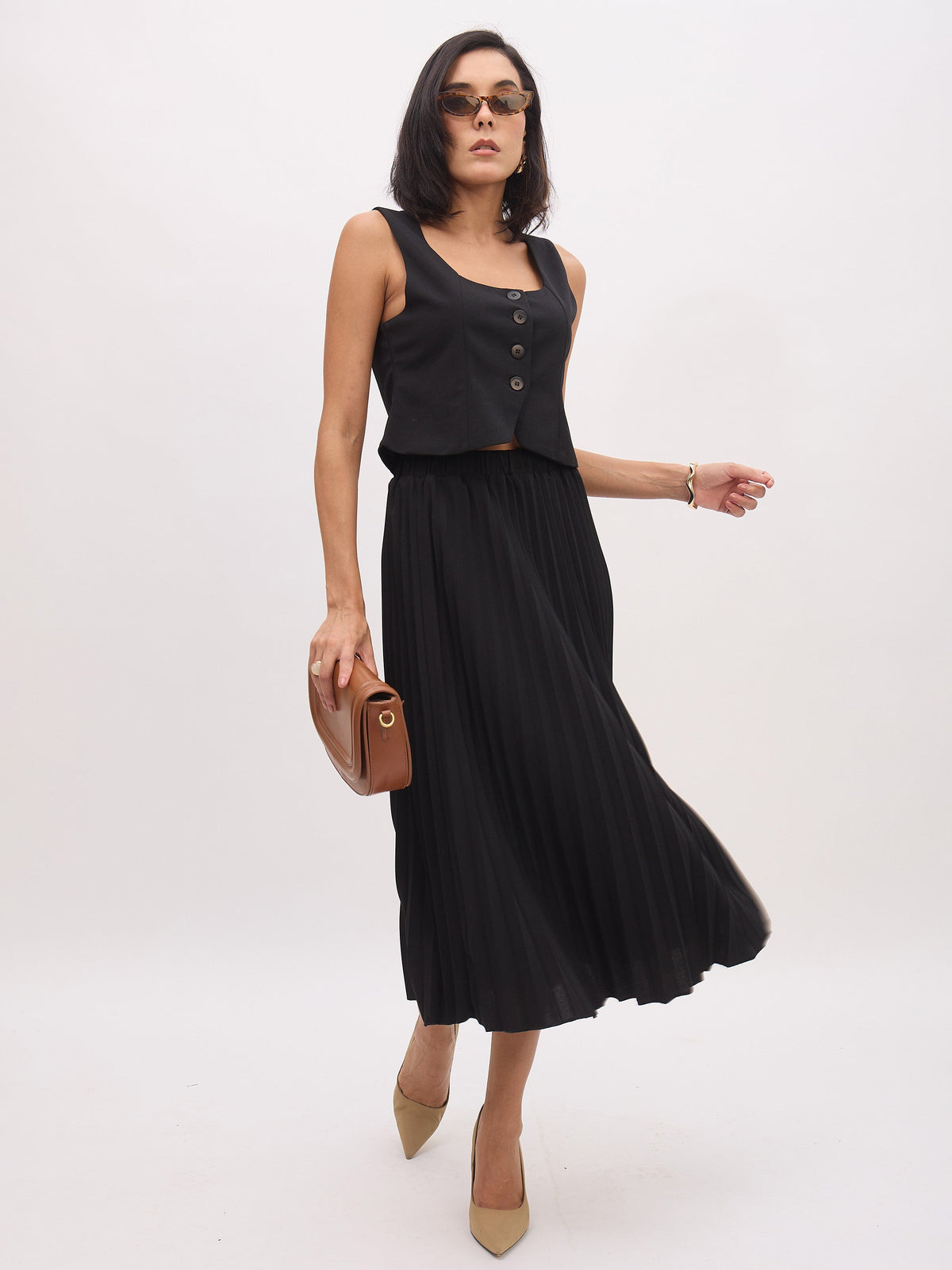 Black Sleeveless Front Button Waistcoat-SASSAFRAS worklyf