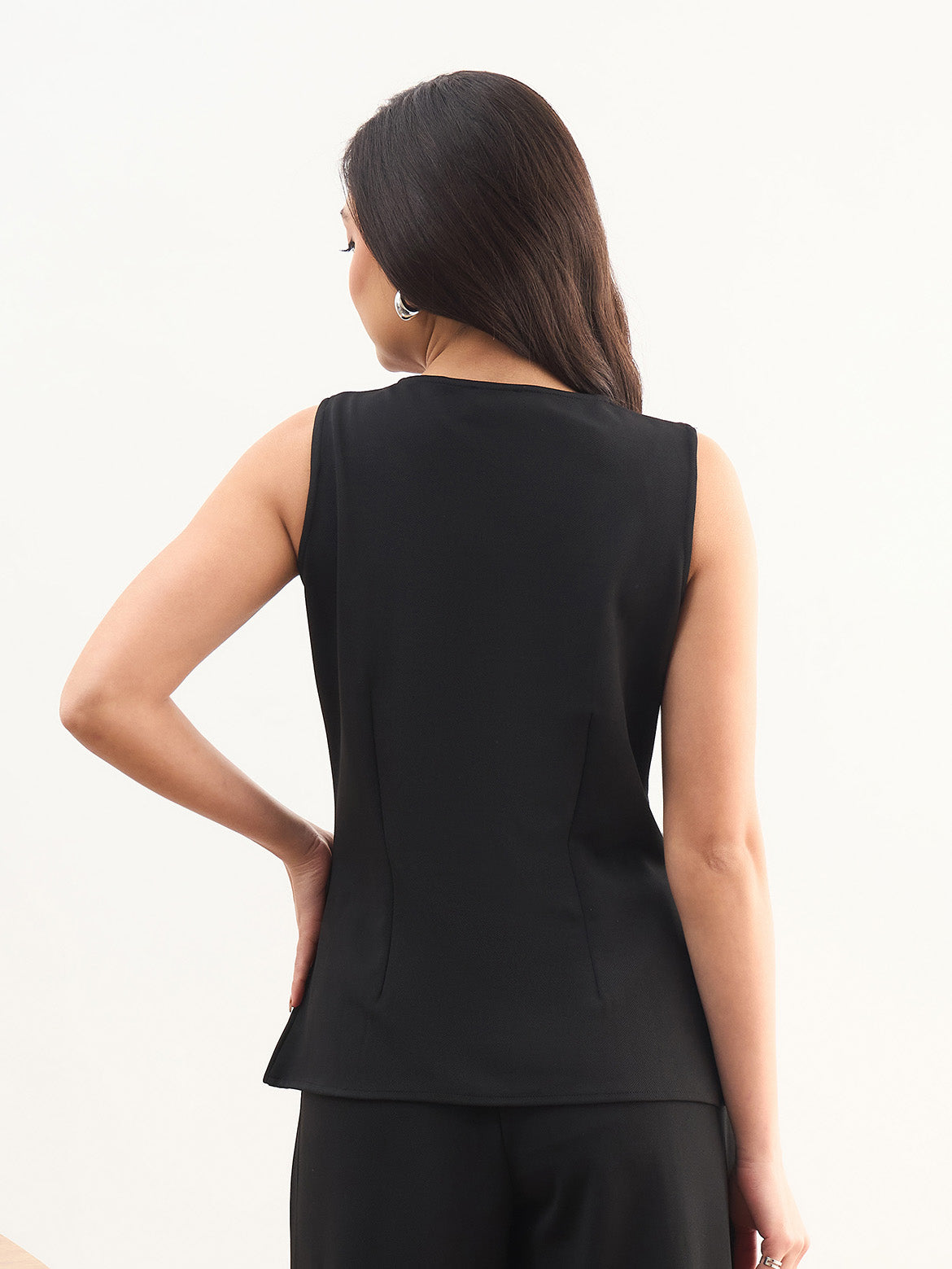 Black Rhombus Neck Sleeveless Front Button Top-SASSAFRAS worklyf