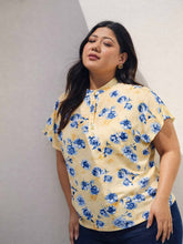 Yellow Floral Mandarin Collar Regular Top-SASSAFRAS Curve