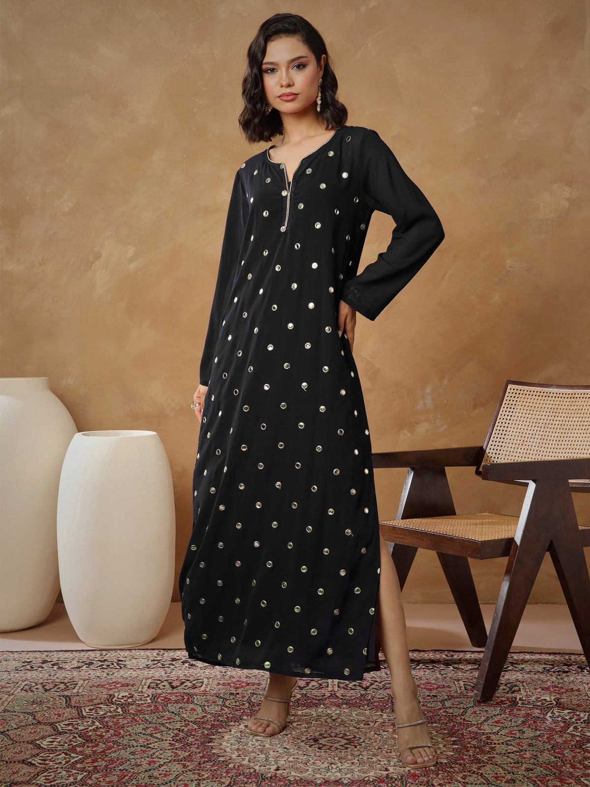 Black Embroidered Abaya Dress-Shae By SASSAFRAS