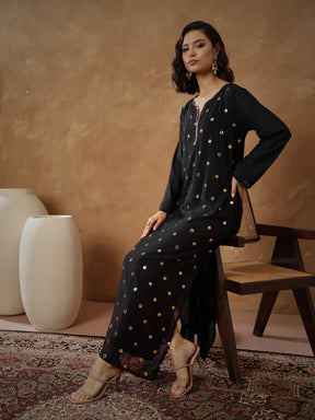 Black Embroidered Abaya Dress-Shae By SASSAFRAS