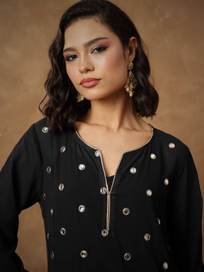 Black Embroidered Abaya Dress-Shae By SASSAFRAS