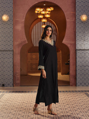 Black Rayon Lace V-Neck Abaya Dress-Shae By SASSAFRAS 