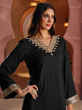 Black Rayon Lace V-Neck Abaya Dress-Shae By SASSAFRAS 