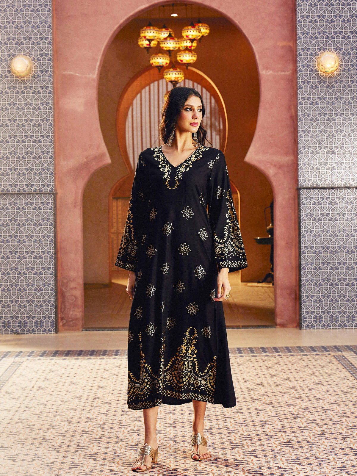 Black Foil Print V-Neck Abaya Dress-Shae By SASSAFRAS 
