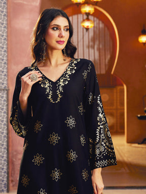 Black Foil Print V-Neck Abaya Dress-Shae By SASSAFRAS 