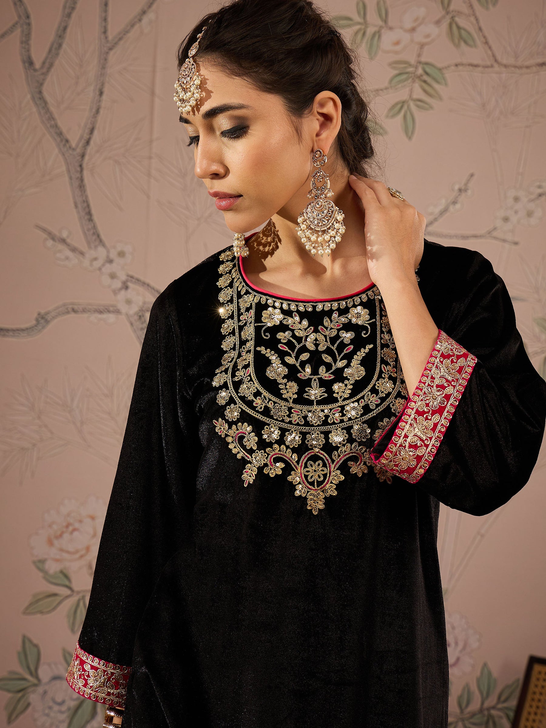 Black Velvet Embroidered Short Kurta With Straight Pants-Shae by SASSAFRAS