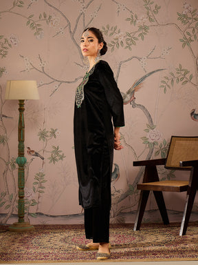 Black Velvet Front Embroidered Kurta With Straight Pants-Shae by SASSAFRAS